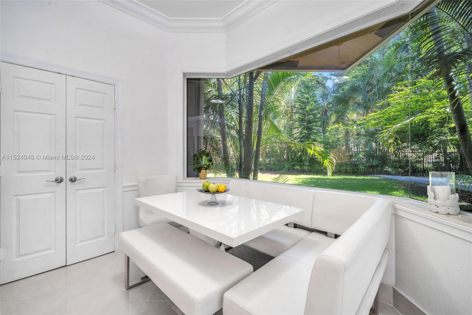 WINDMILL LAKE ESTATES - Residential