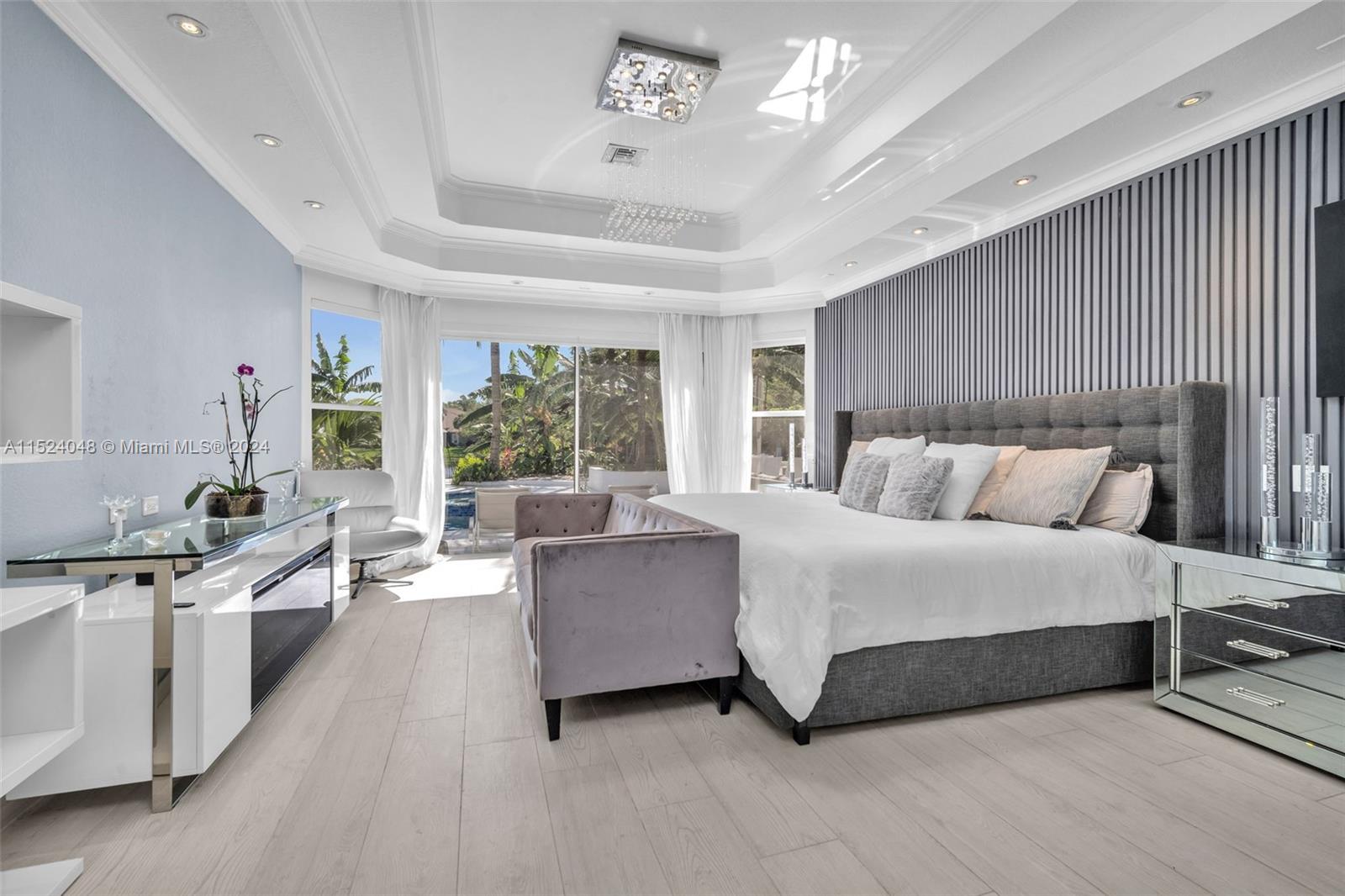 WINDMILL LAKE ESTATES - Residential