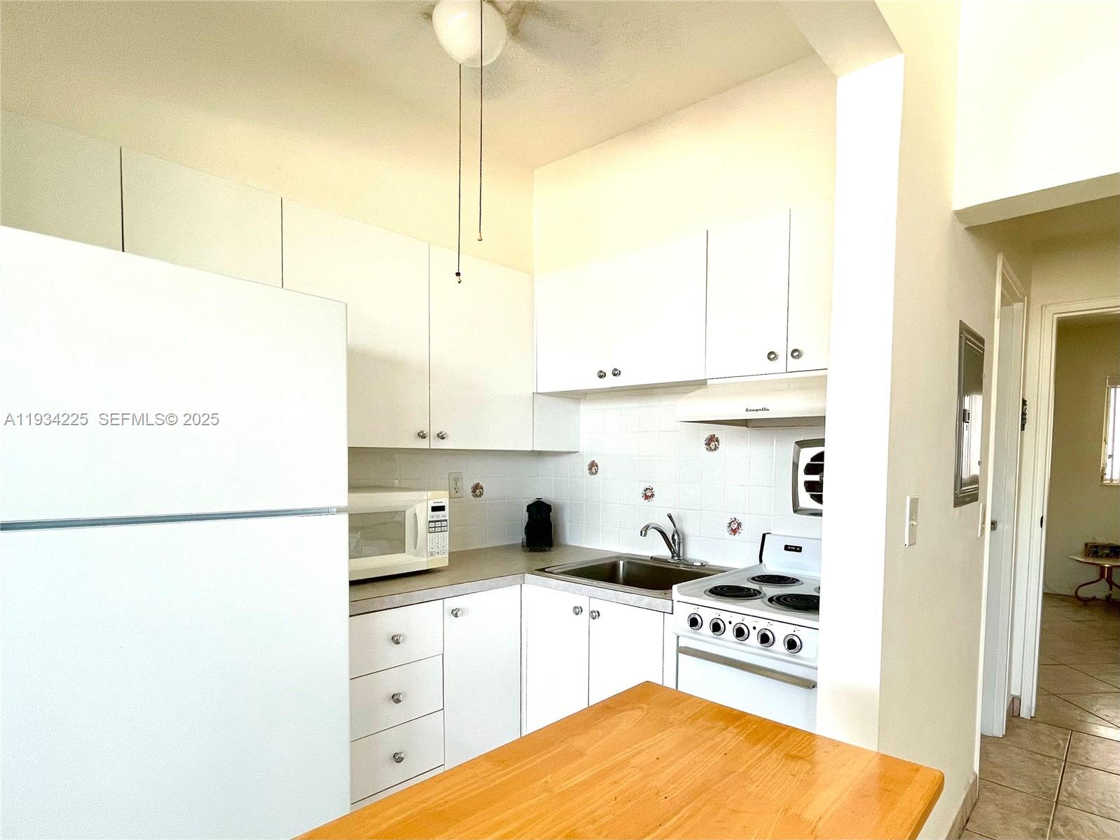 GOLDEN BAY MANOR CO-OP - Residential