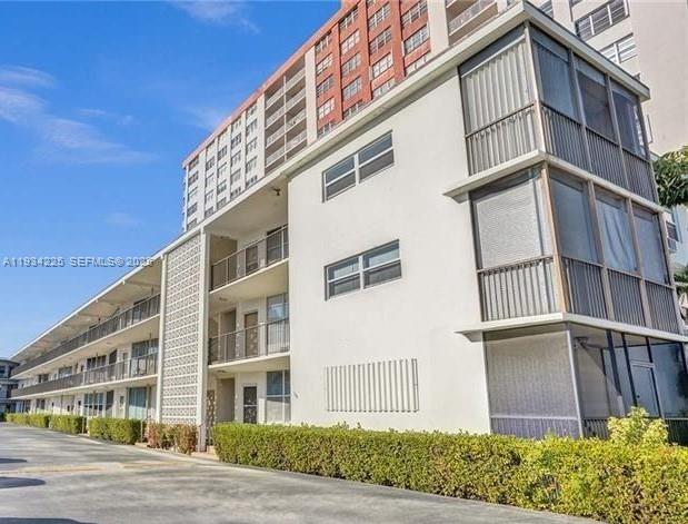 GOLDEN BAY MANOR CO-OP - Residential