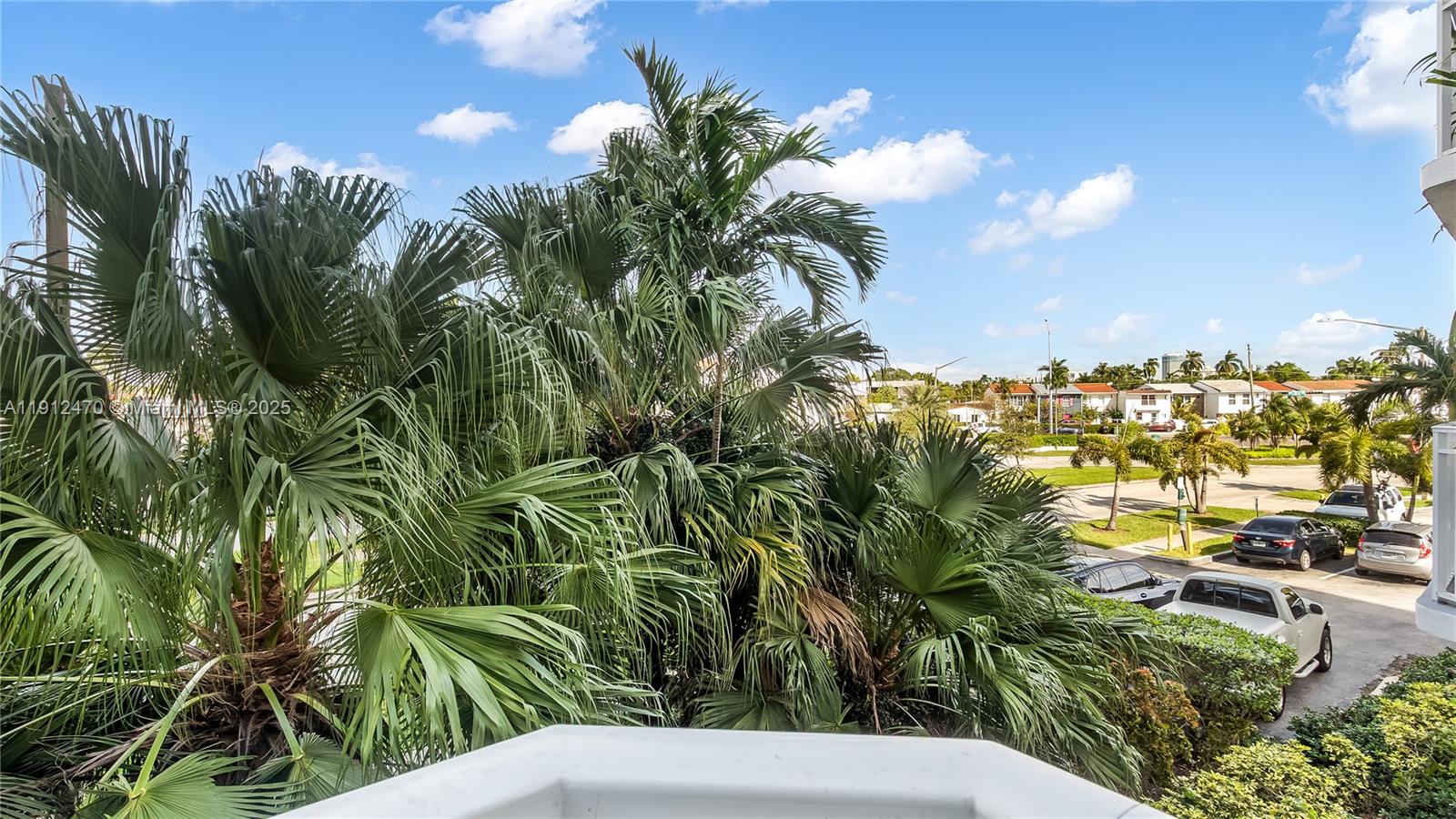 BAYVIEW TOWERS CONDO SOUT - Residential