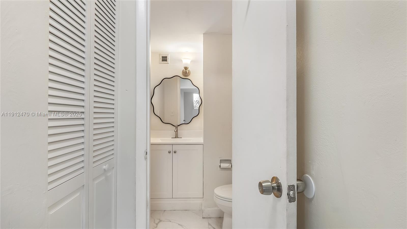 BAYVIEW TOWERS CONDO SOUT - Residential