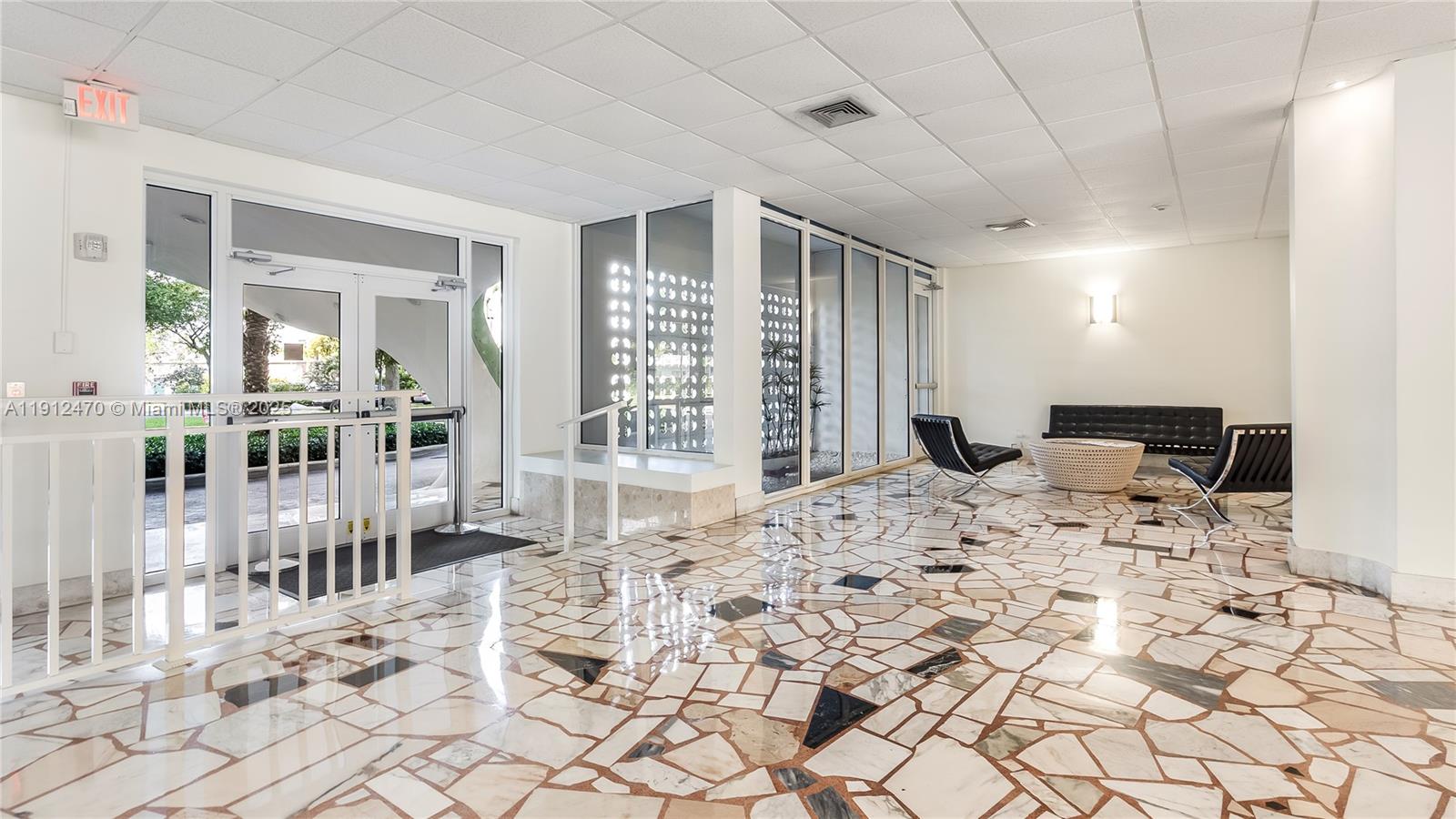 BAYVIEW TOWERS CONDO SOUT - Residential