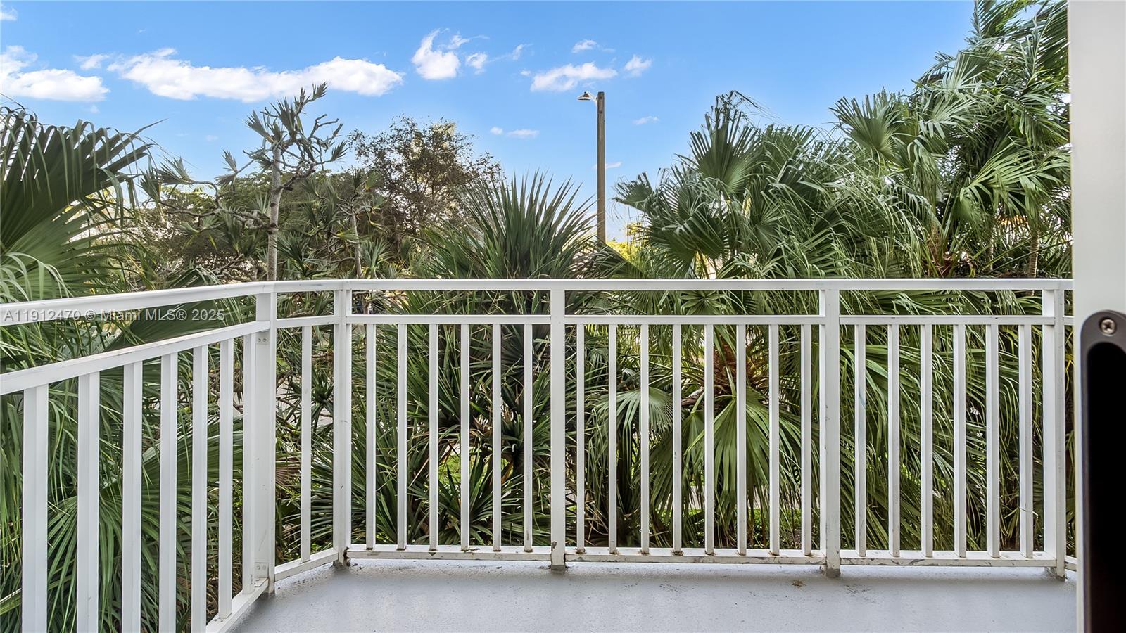 BAYVIEW TOWERS CONDO SOUT - Residential