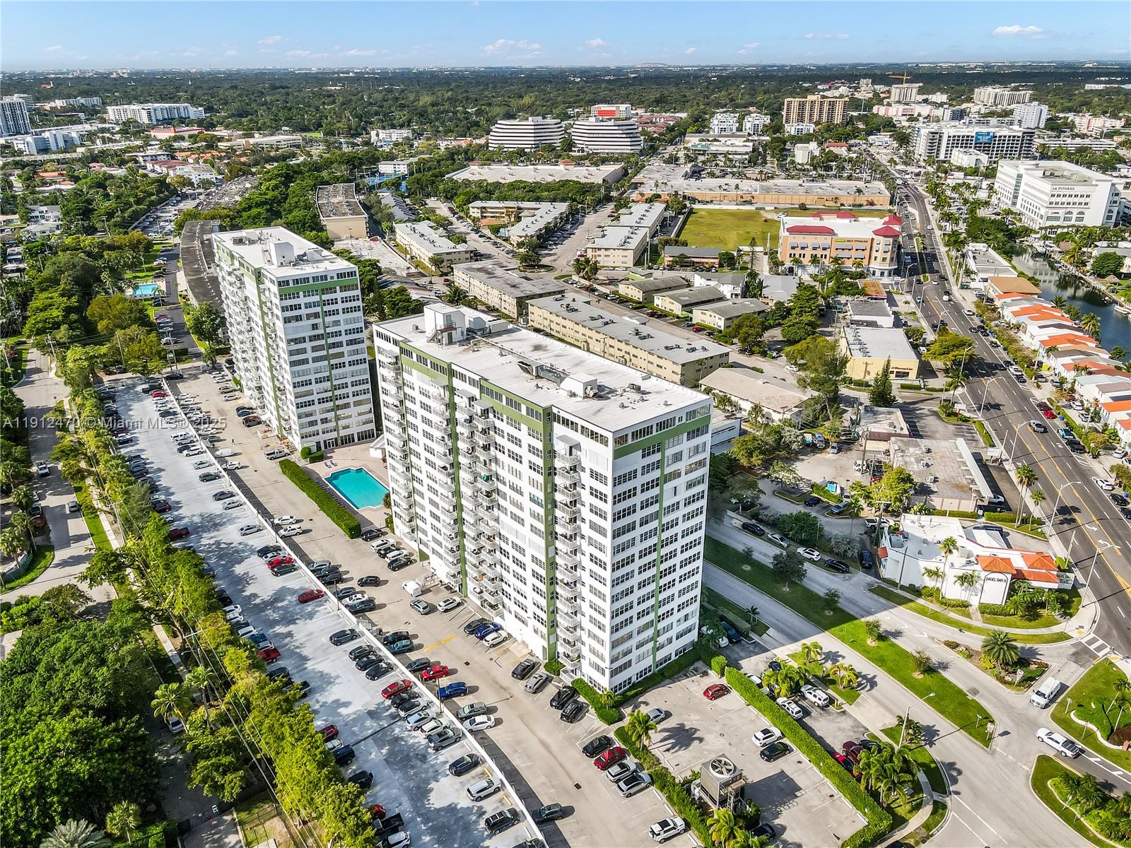 BAYVIEW TOWERS CONDO SOUT - Residential