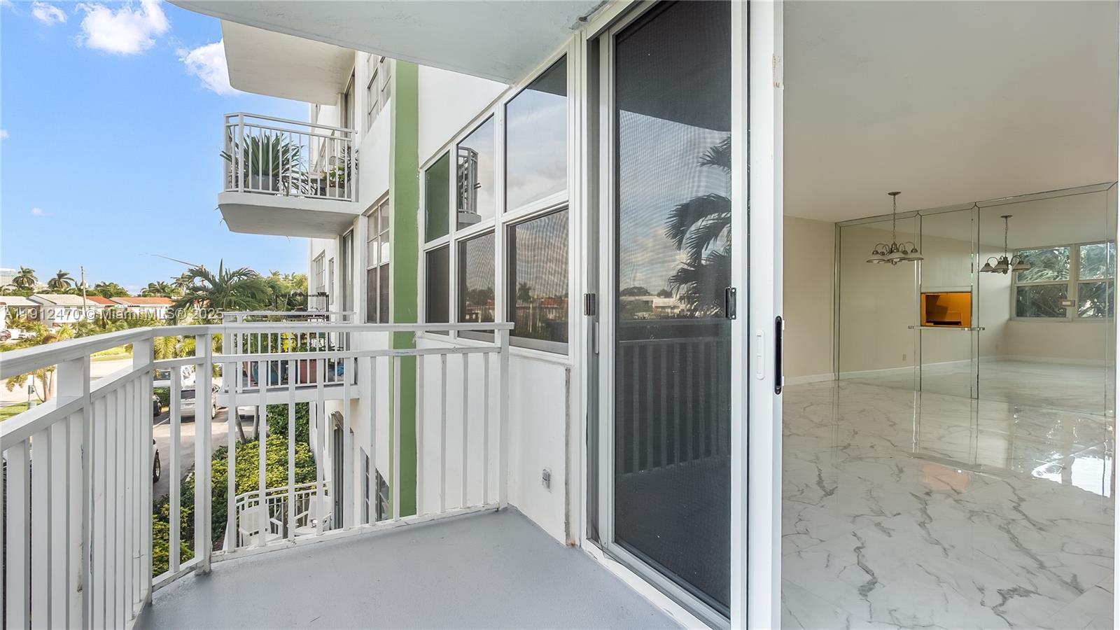 BAYVIEW TOWERS CONDO SOUT - Residential