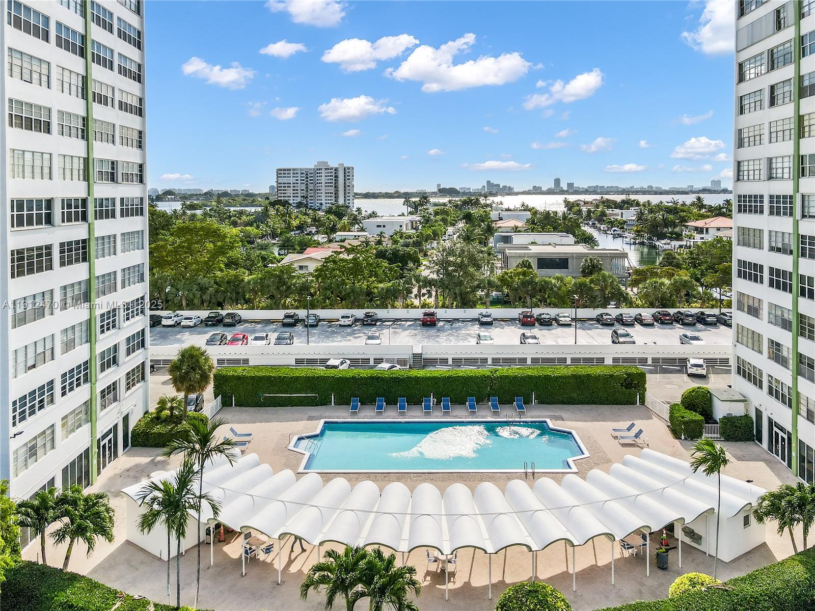 BAYVIEW TOWERS CONDO SOUT - Residential