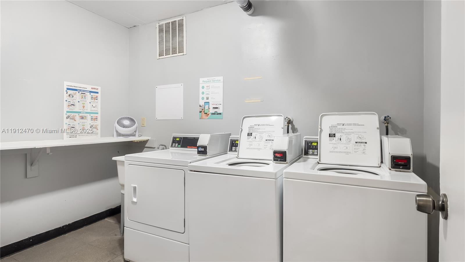 BAYVIEW TOWERS CONDO SOUT - Residential