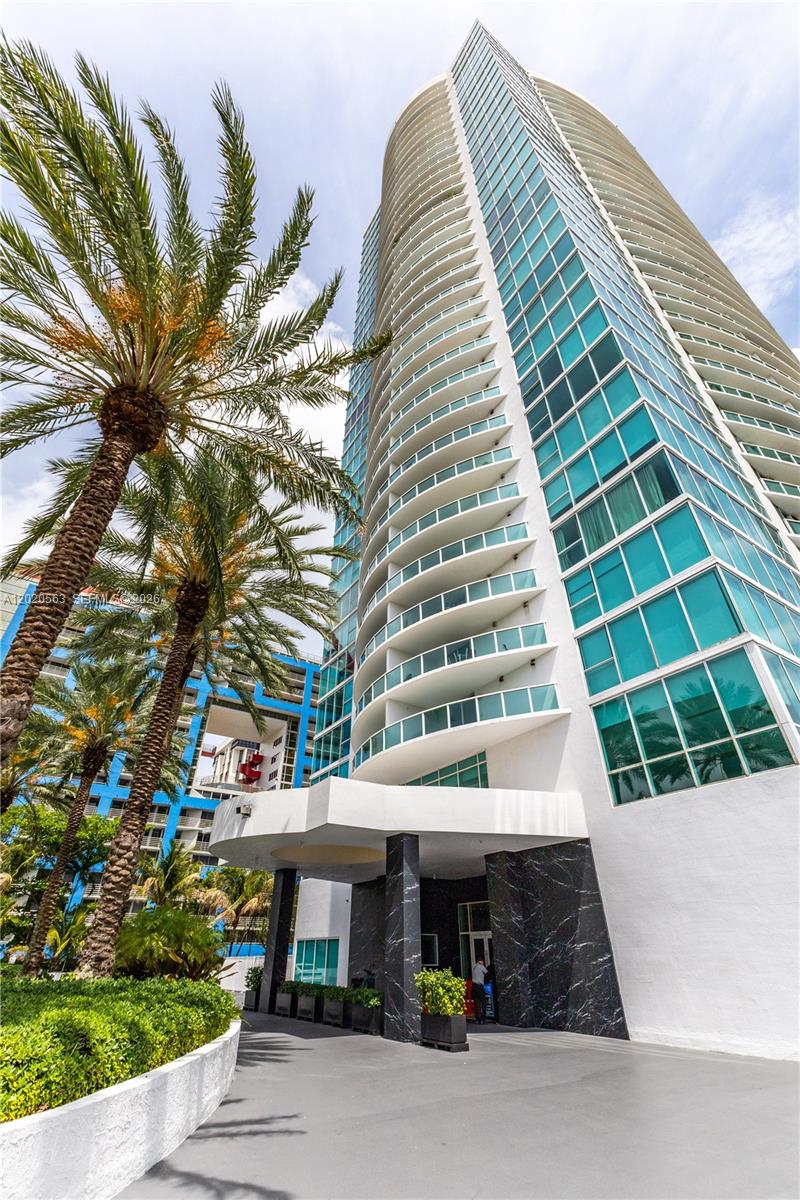 SKYLINE ON BRICKELL CONDO - Residential