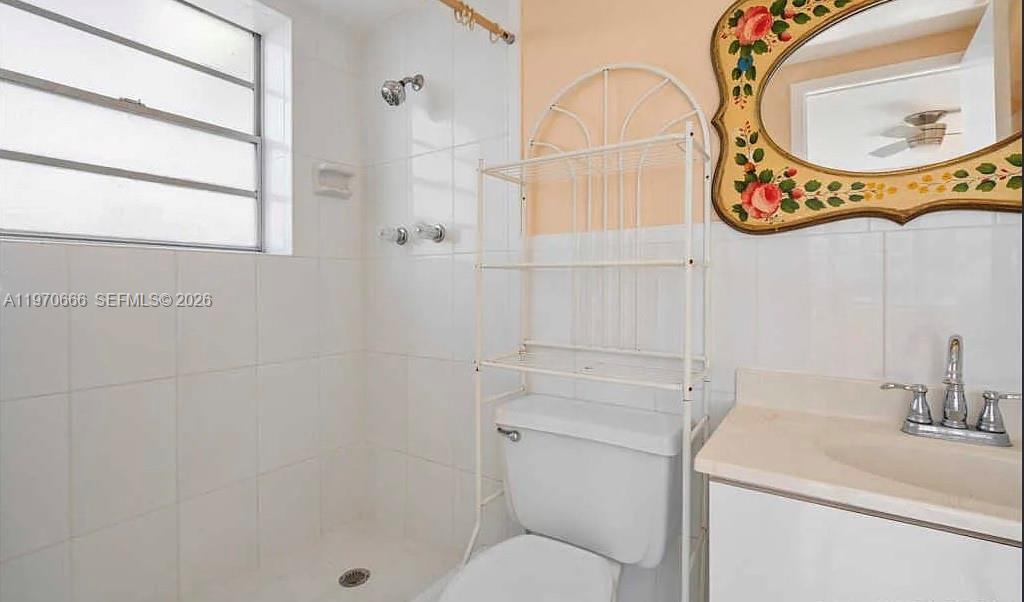 BAYVIEW TOWERS CONDO SOUT - Residential