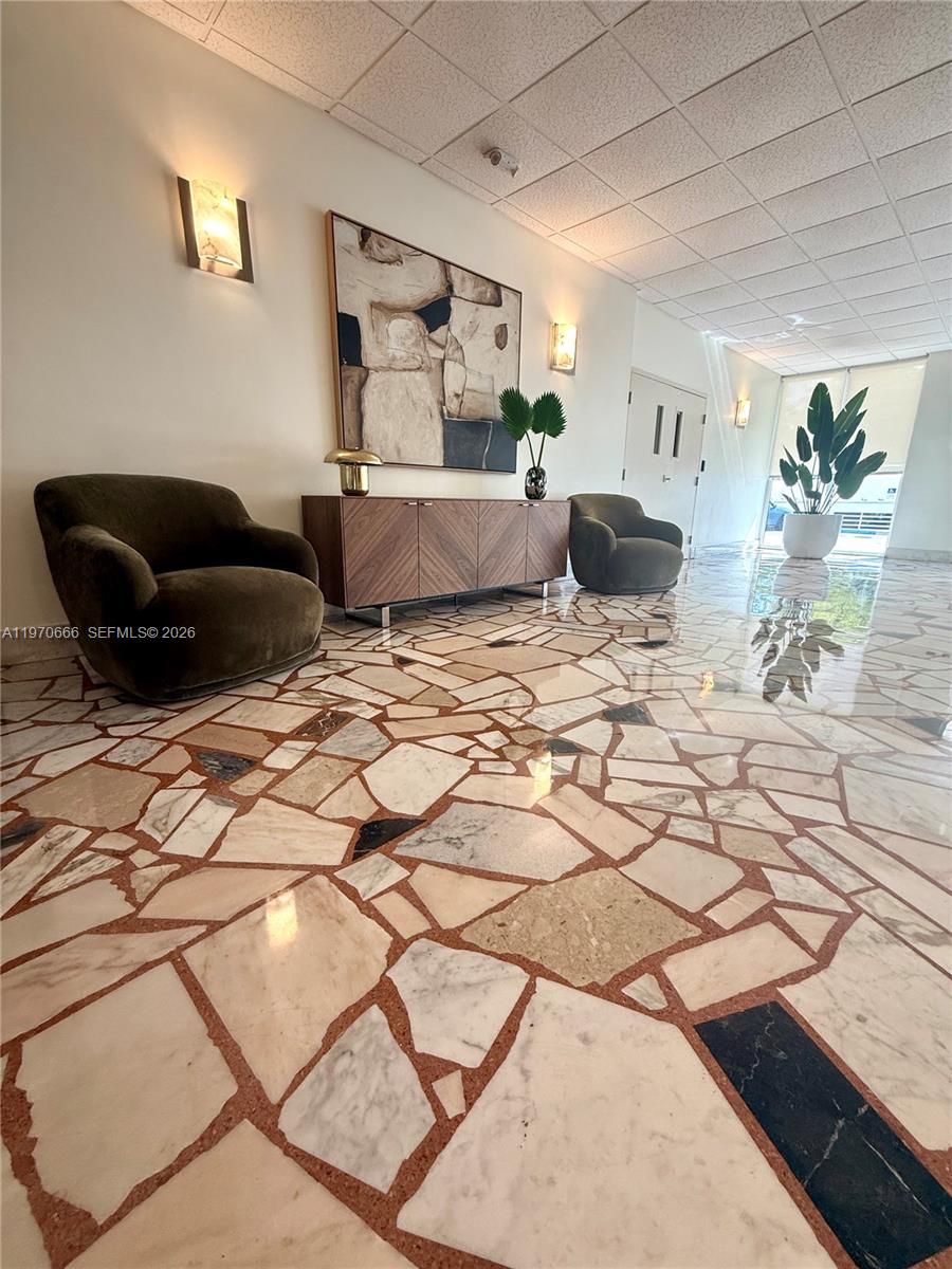 BAYVIEW TOWERS CONDO SOUT - Residential