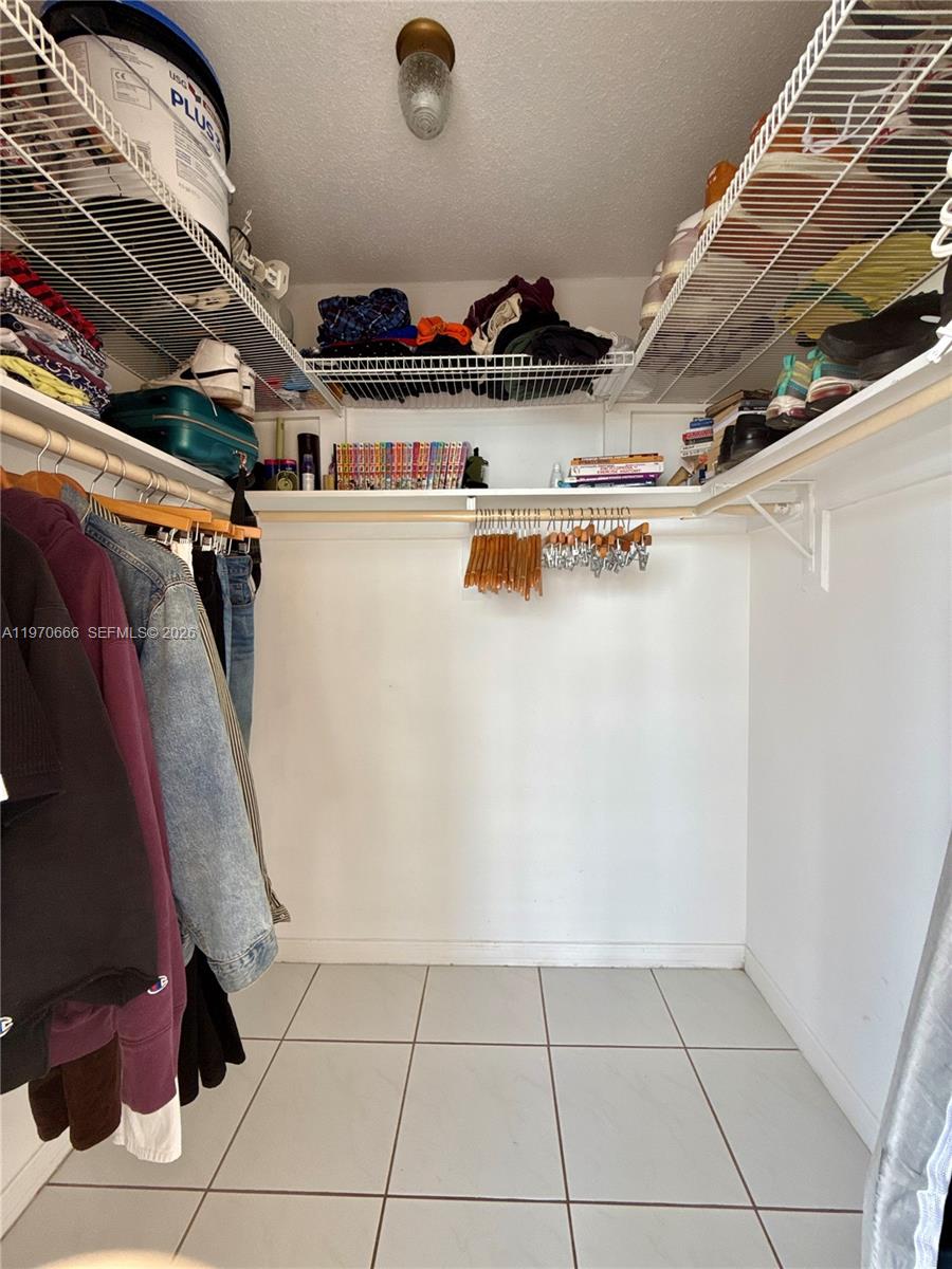 BAYVIEW TOWERS CONDO SOUT - Residential