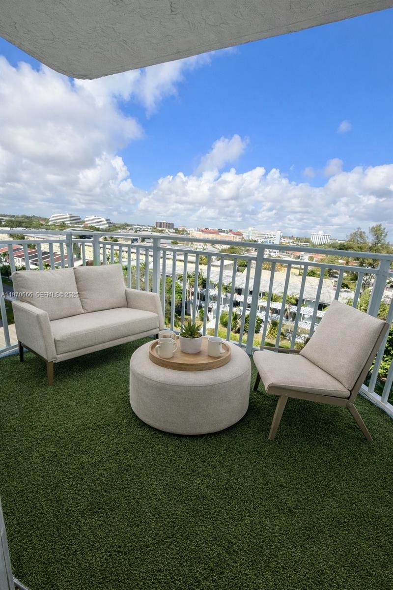 BAYVIEW TOWERS CONDO SOUT - Residential