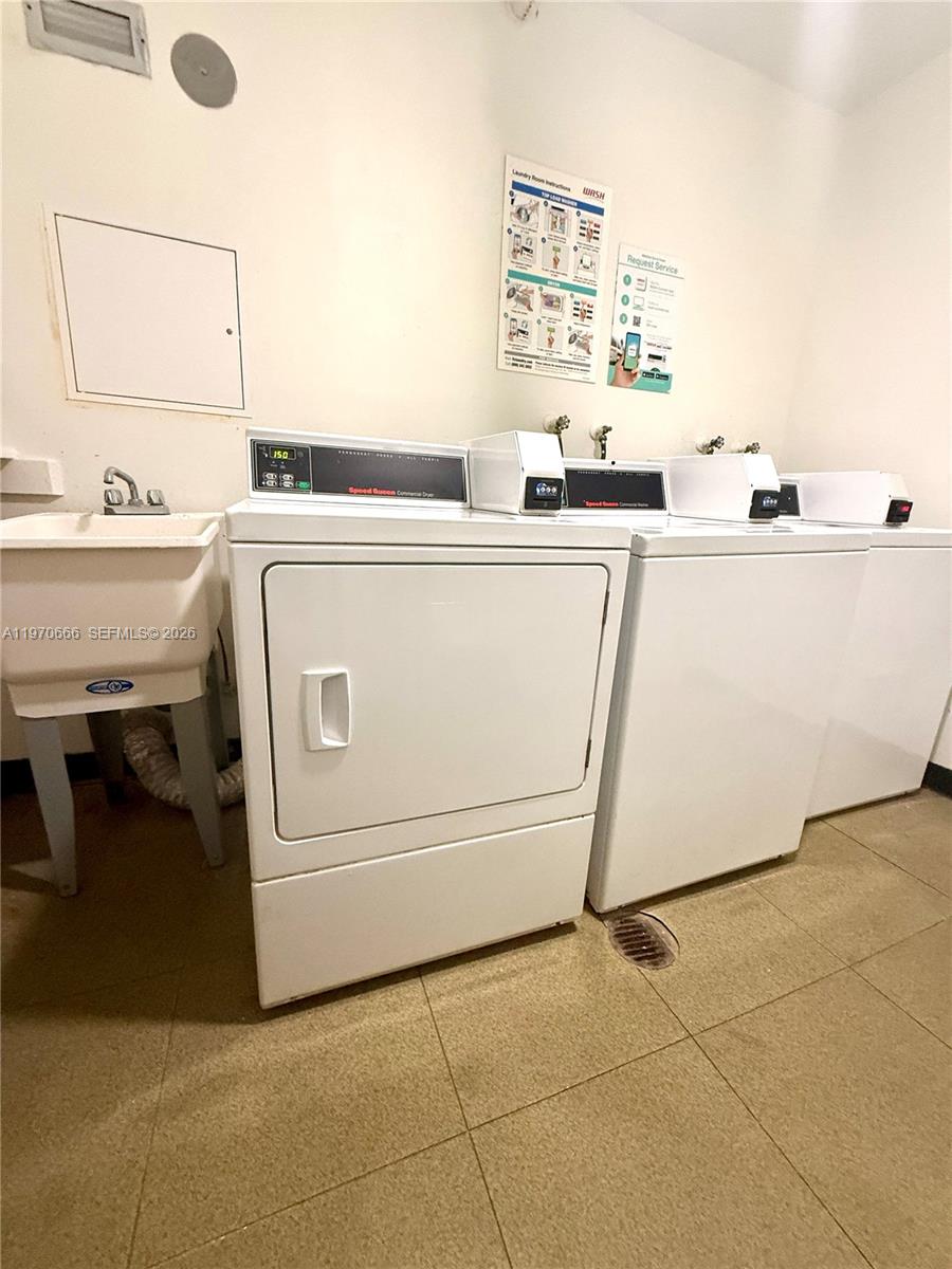 BAYVIEW TOWERS CONDO SOUT - Residential