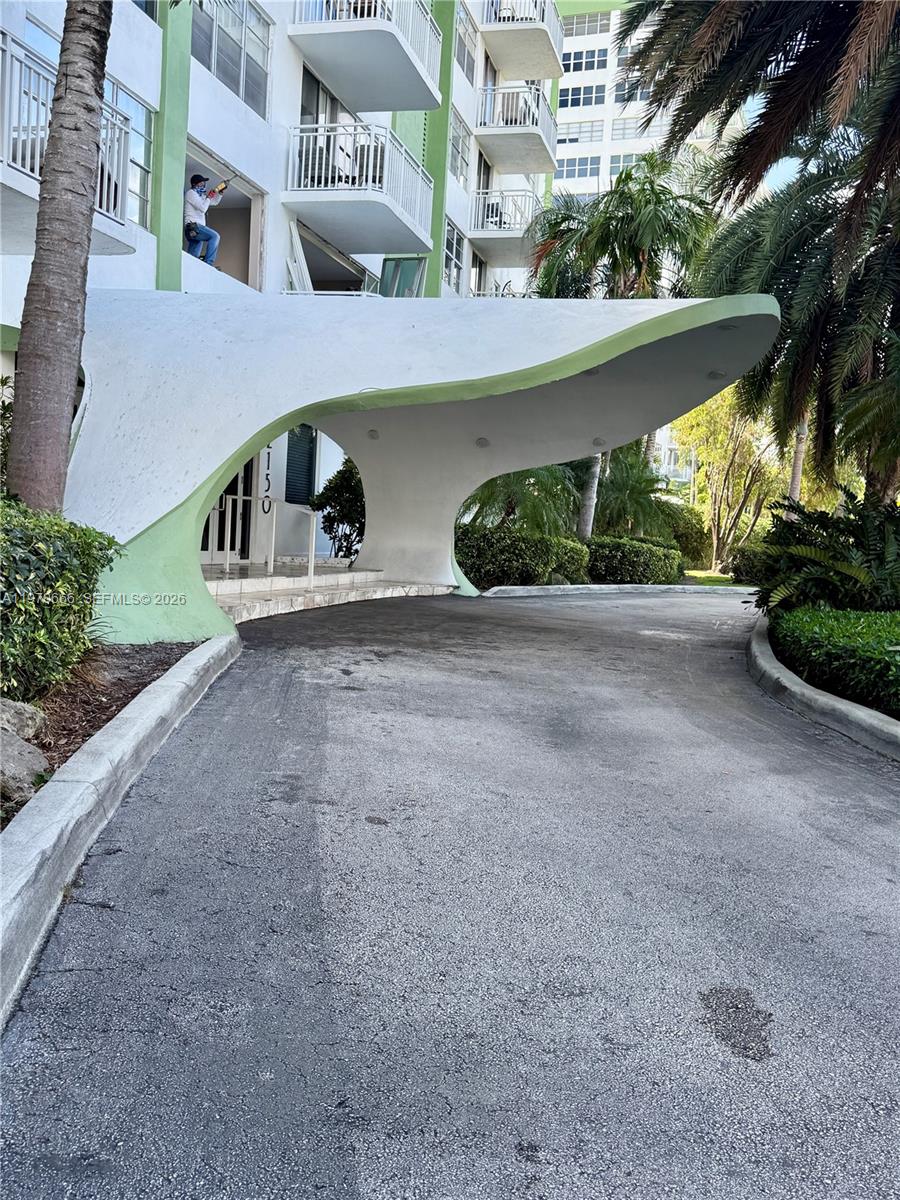 BAYVIEW TOWERS CONDO SOUT - Residential