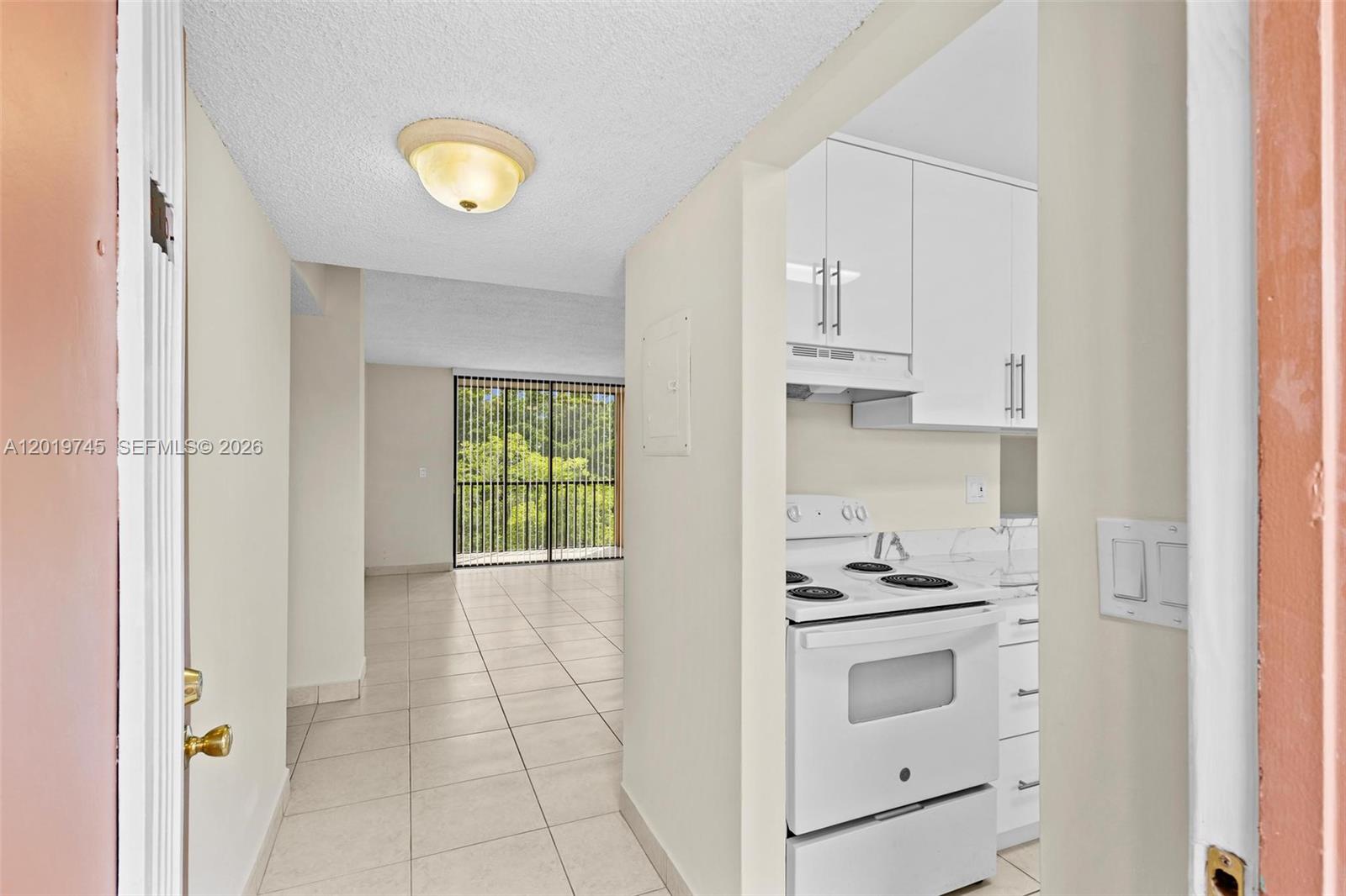 HORIZONS WEST CONDO #5 - Residential