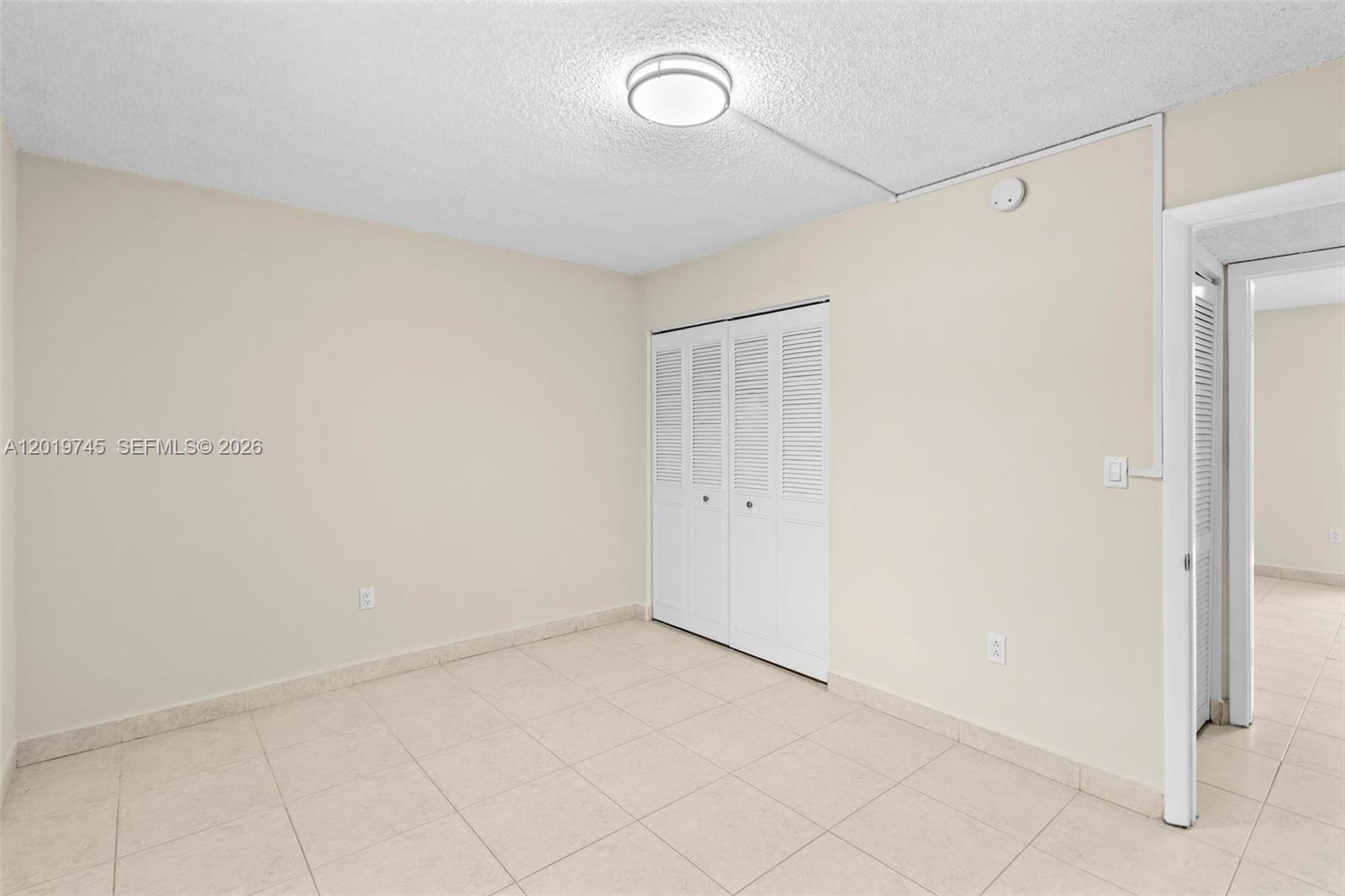 HORIZONS WEST CONDO #5 - Residential