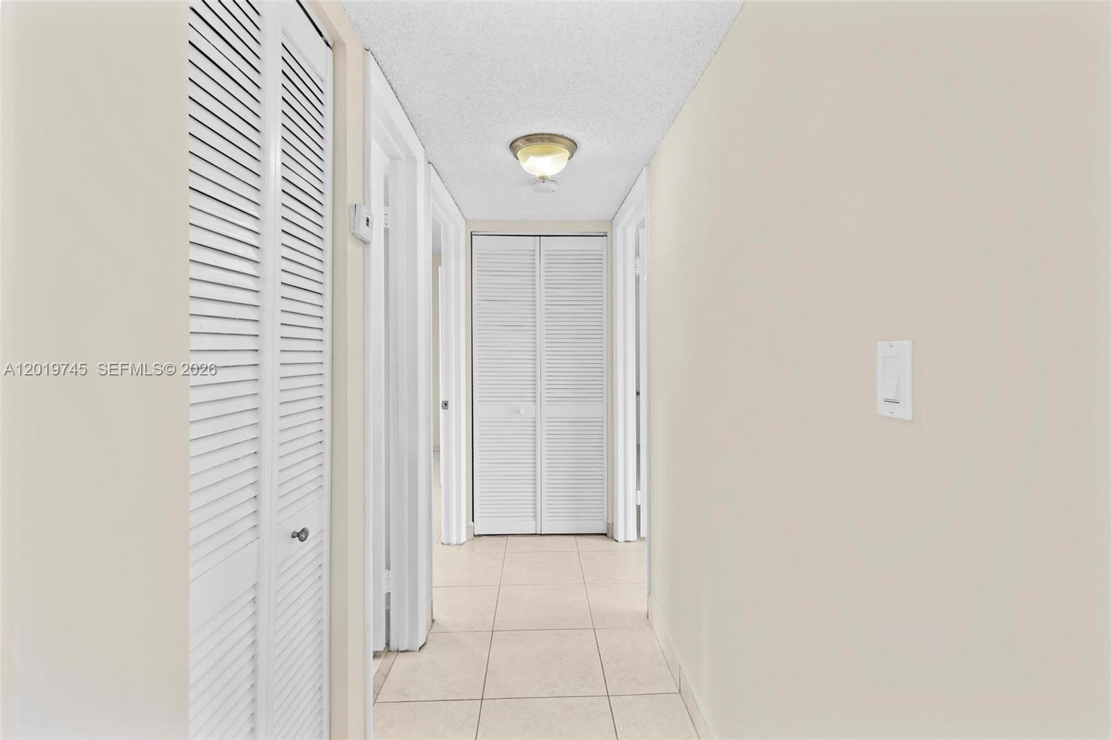 HORIZONS WEST CONDO #5 - Residential