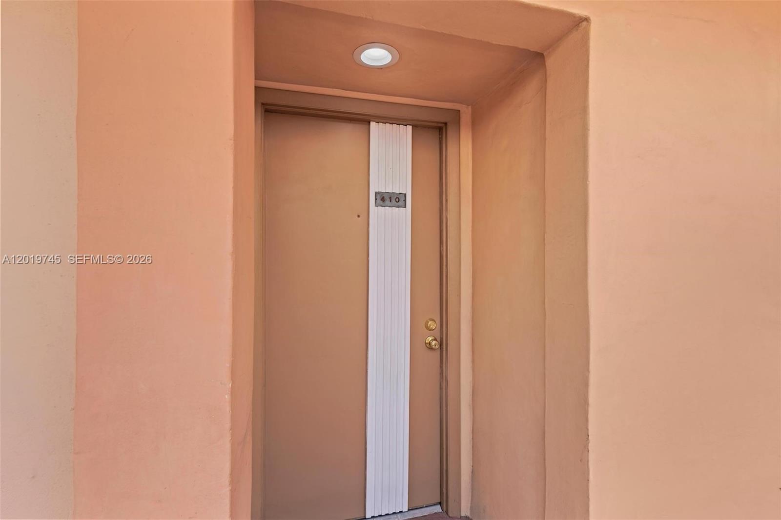 HORIZONS WEST CONDO #5 - Residential