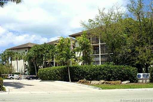 Remodeled Split plan, 3 bedroom, 2 bath unit facing south with garden views. Apartment has impact windows.