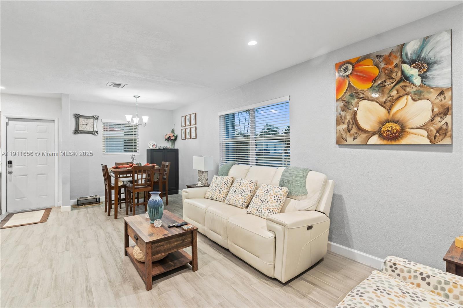 LAUDERDALE MANORS AMD PLA - Residential