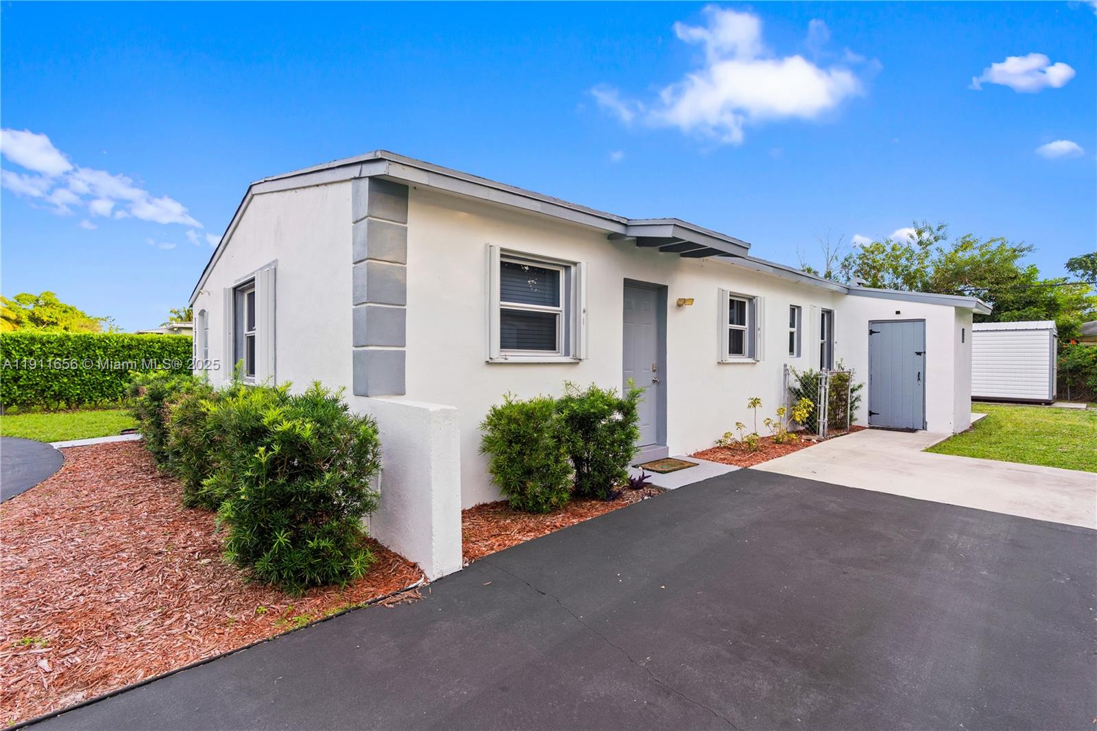 LAUDERDALE MANORS AMD PLA - Residential