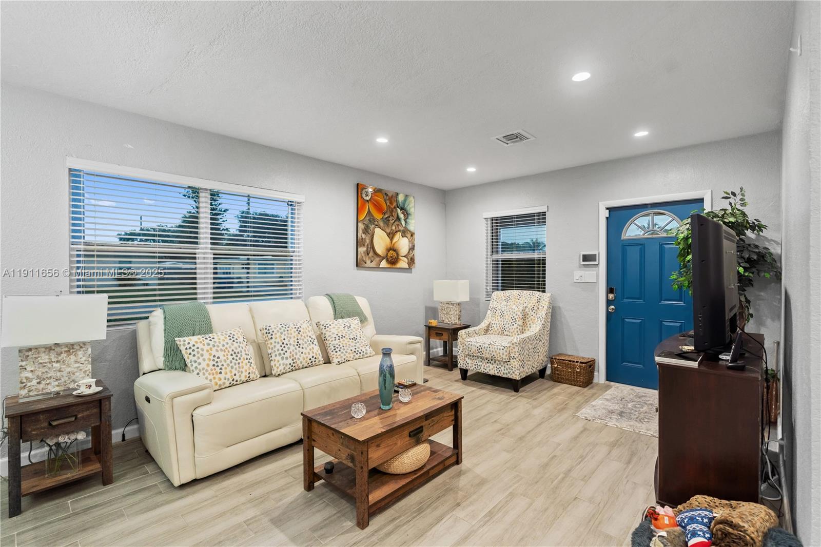 LAUDERDALE MANORS AMD PLA - Residential