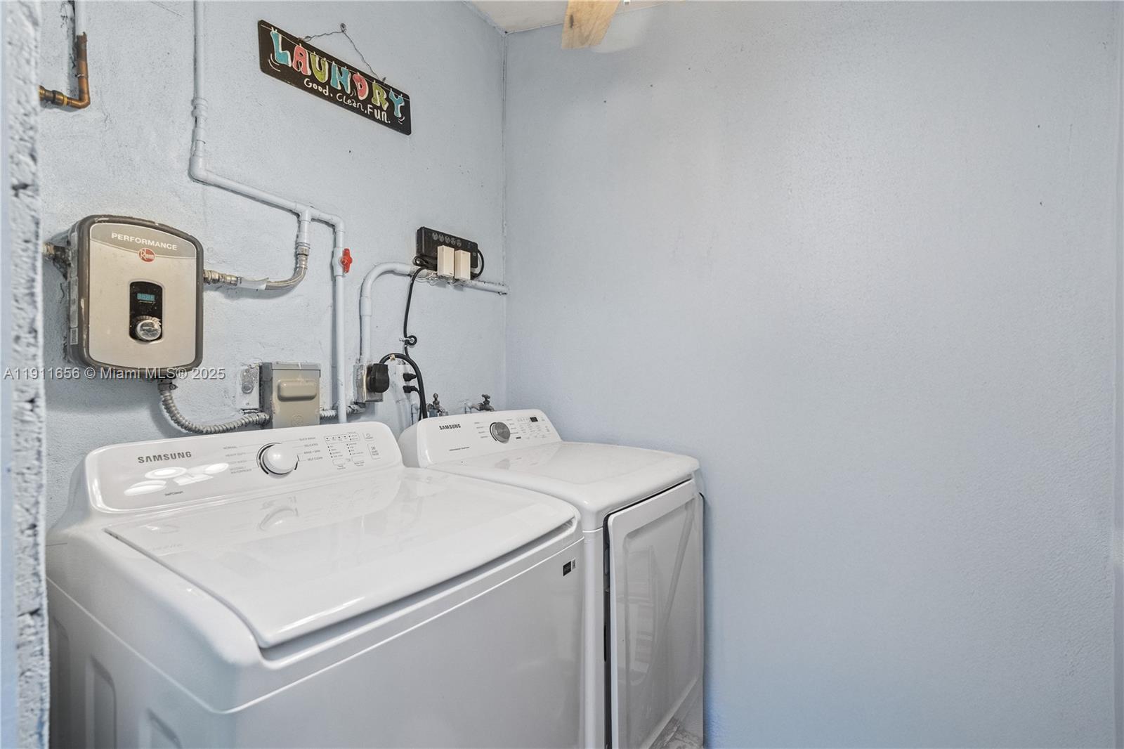 LAUDERDALE MANORS AMD PLA - Residential