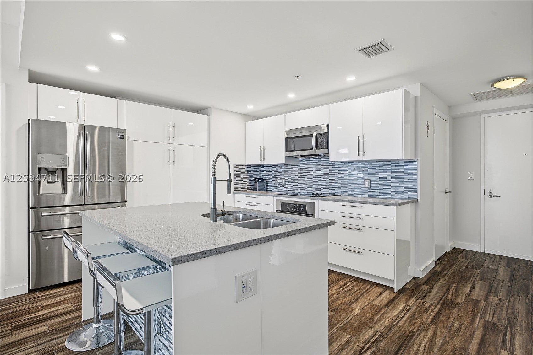 1900 N Bayshore Dr 3604