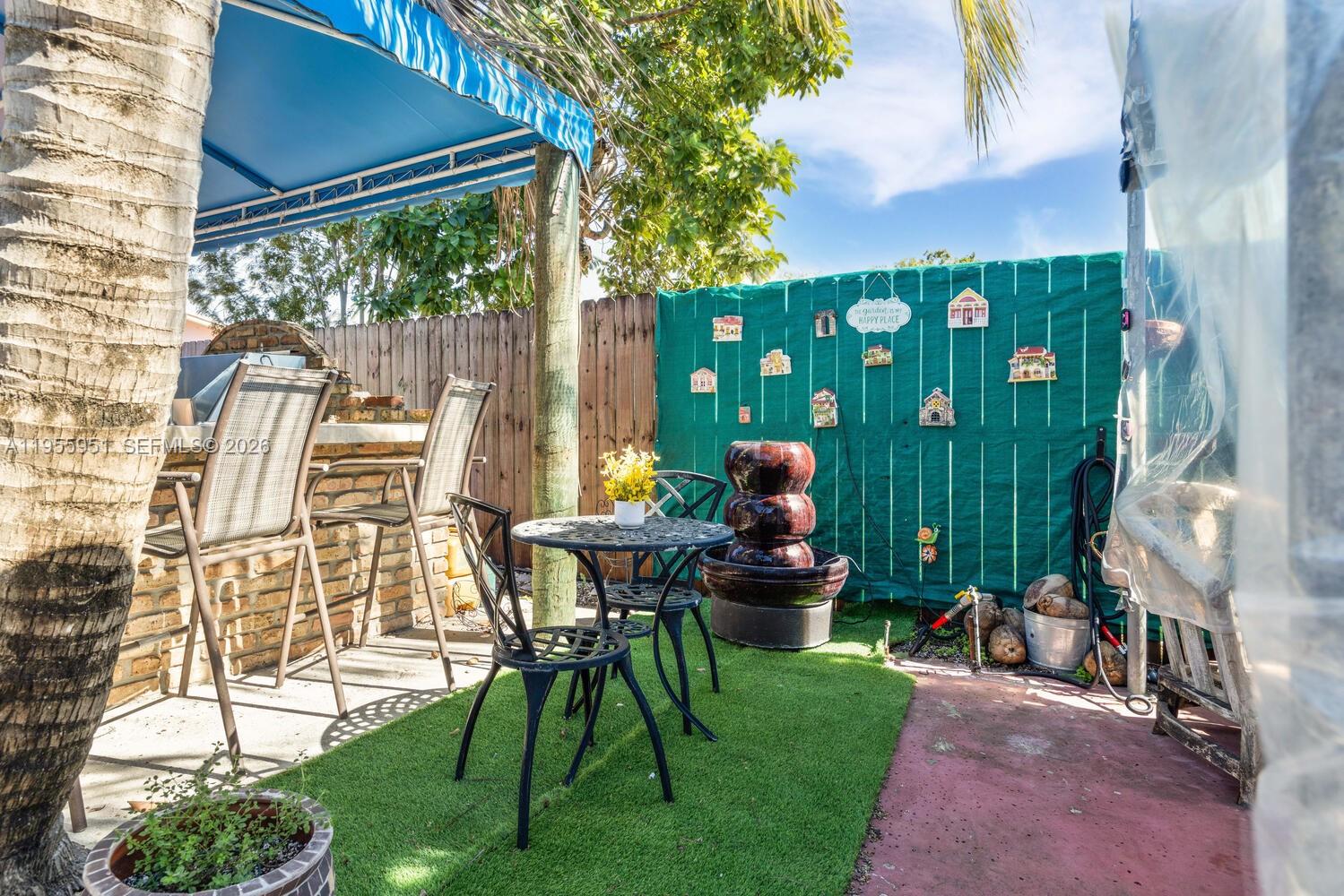 SNAPPER CREEK VILLAS - Residential