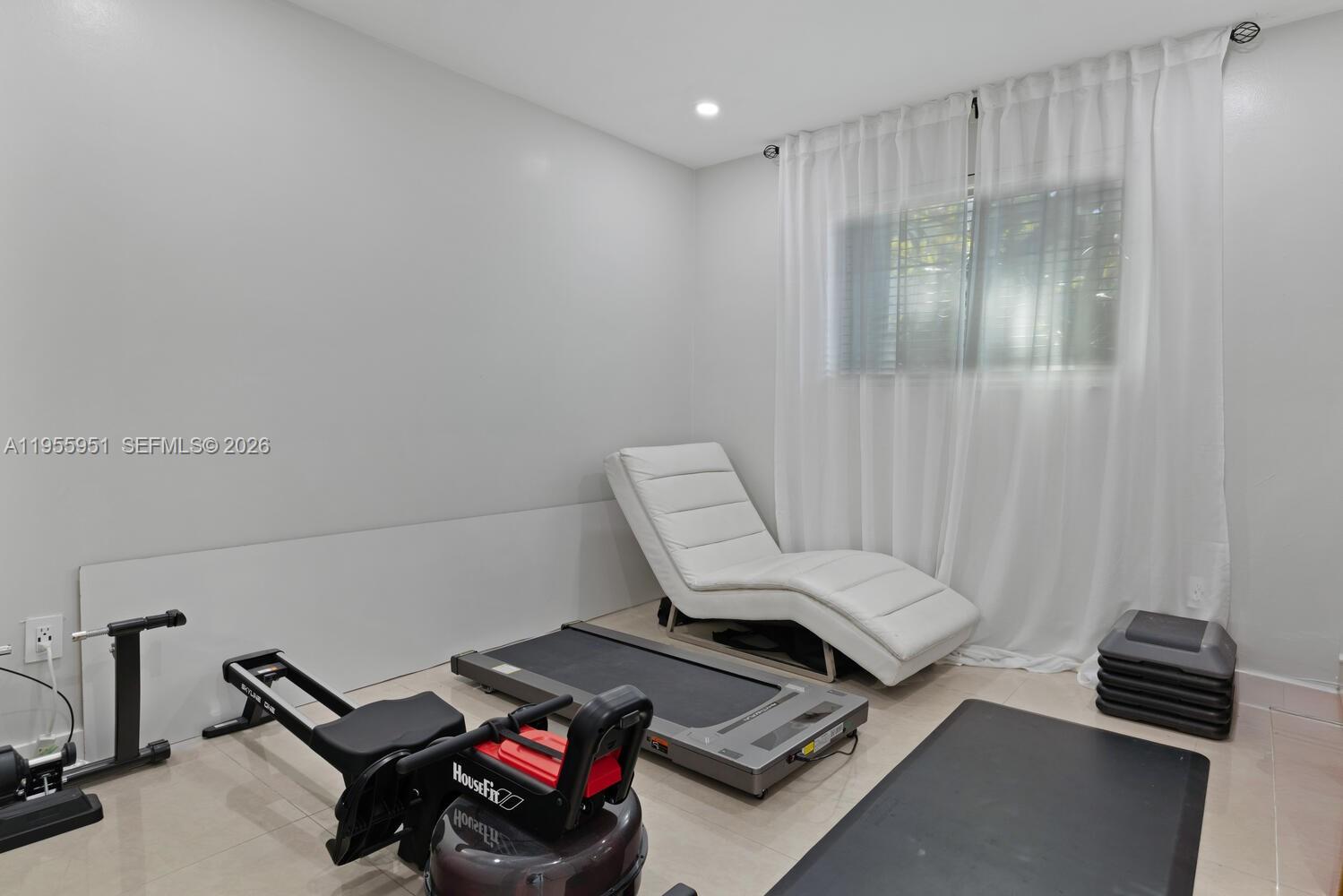 SNAPPER CREEK VILLAS - Residential