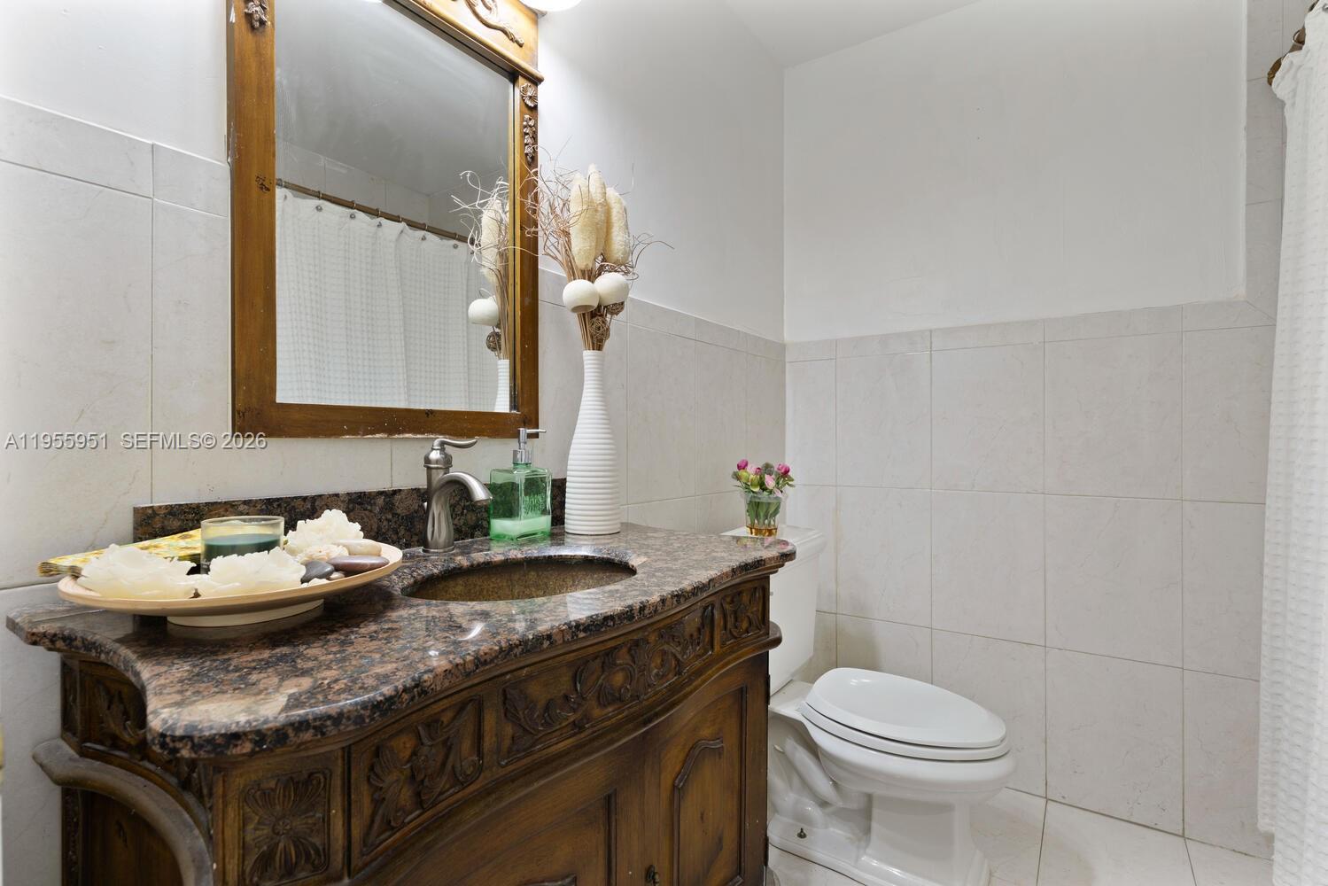 SNAPPER CREEK VILLAS - Residential