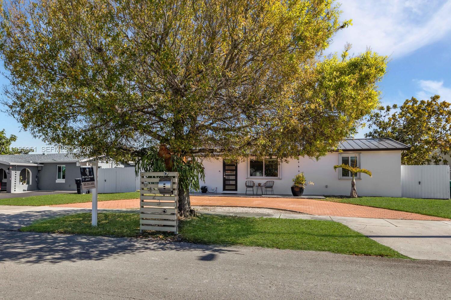 SNAPPER CREEK VILLAS - Residential