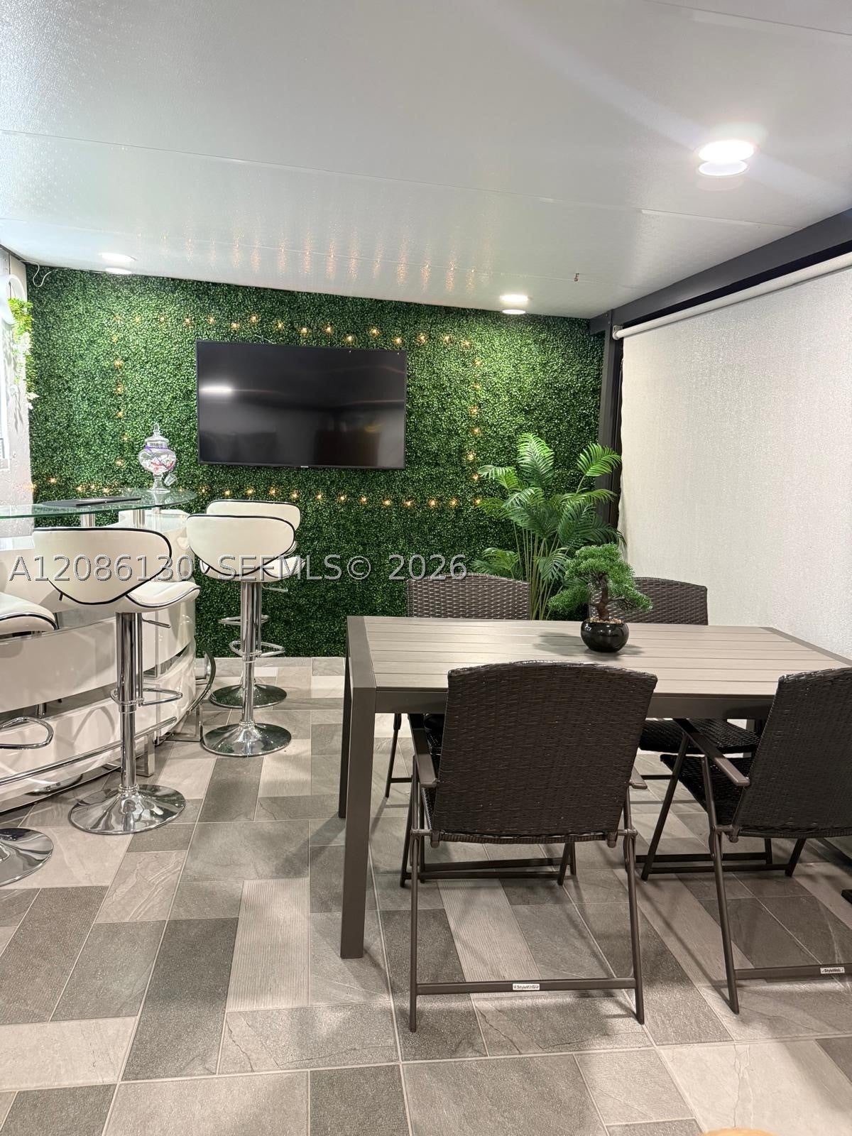 6620 W 2nd Ct 103, Hialeah, FL, 33012/$299,000 4 6620 W 2nd Ct 103
