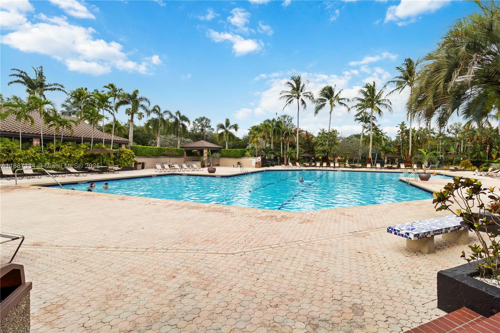 EMBASSY LAKES PHASE III - Residential