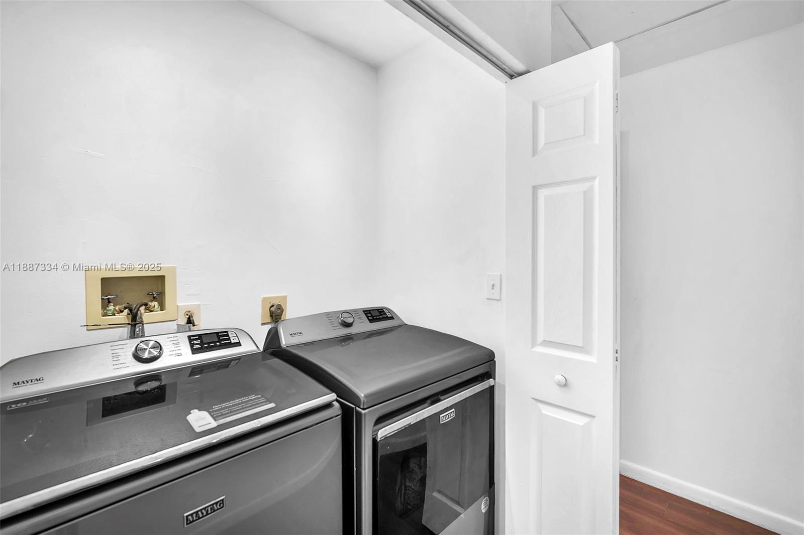 EMBASSY LAKES PHASE III - Residential