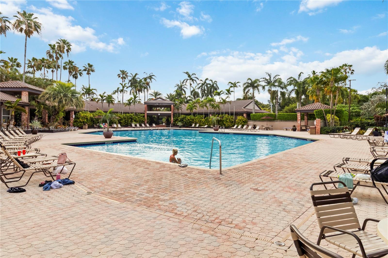EMBASSY LAKES PHASE III - Residential