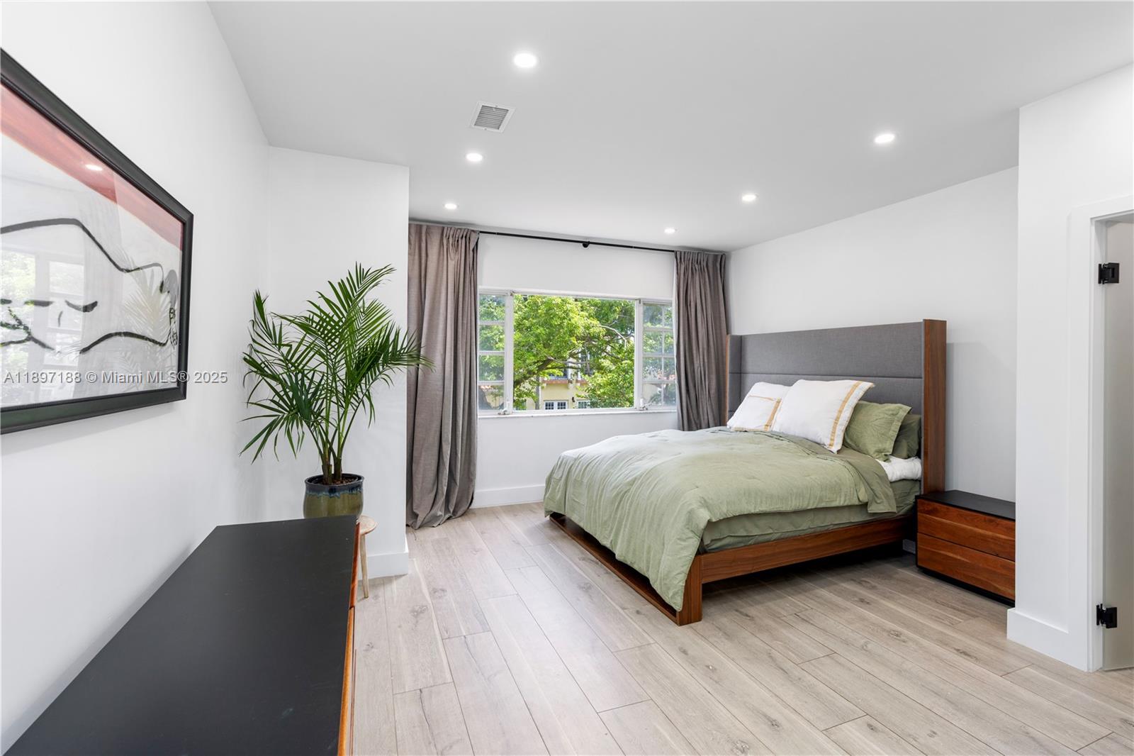 CORAL GABLES SEC B - Residential