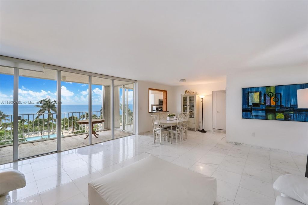 Photo of 881 Ocean Dr #5D, Key Biscayne, FL 33149 (MLS # A11906385)