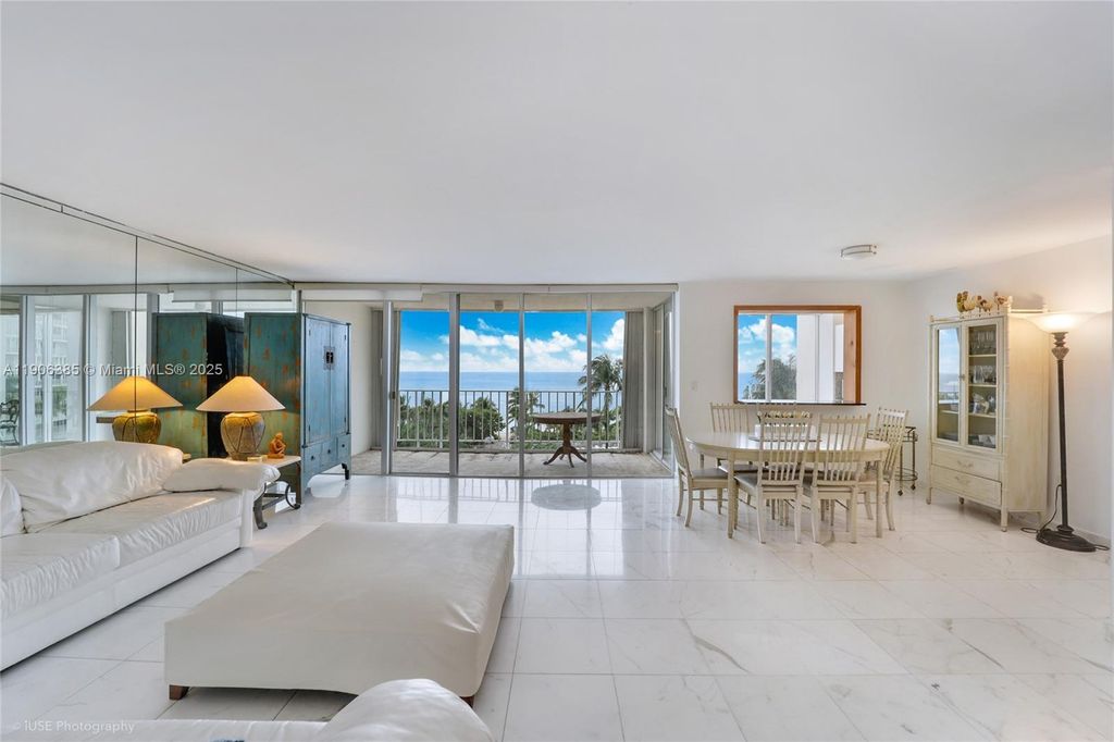 Photo of 881 Ocean Dr #5D, Key Biscayne, FL 33149 (MLS # A11906385)
