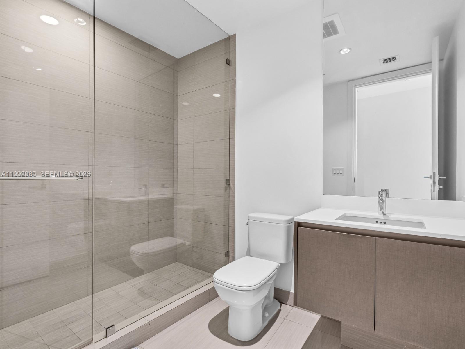 ECHO CONDO - Residential