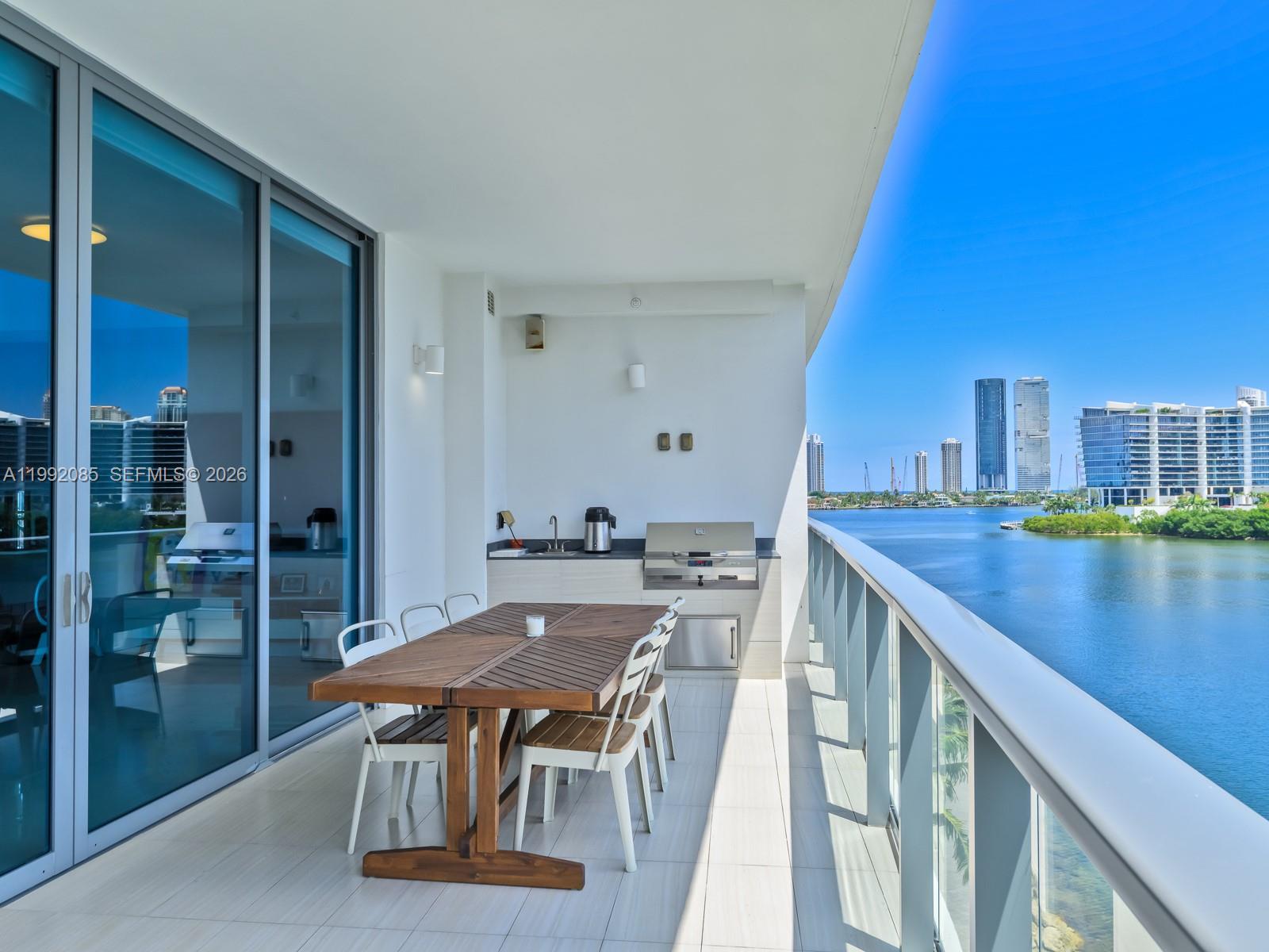 ECHO CONDO - Residential