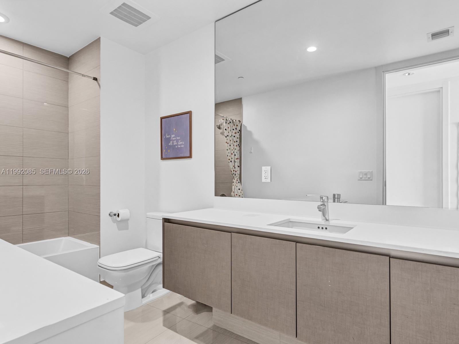 ECHO CONDO - Residential