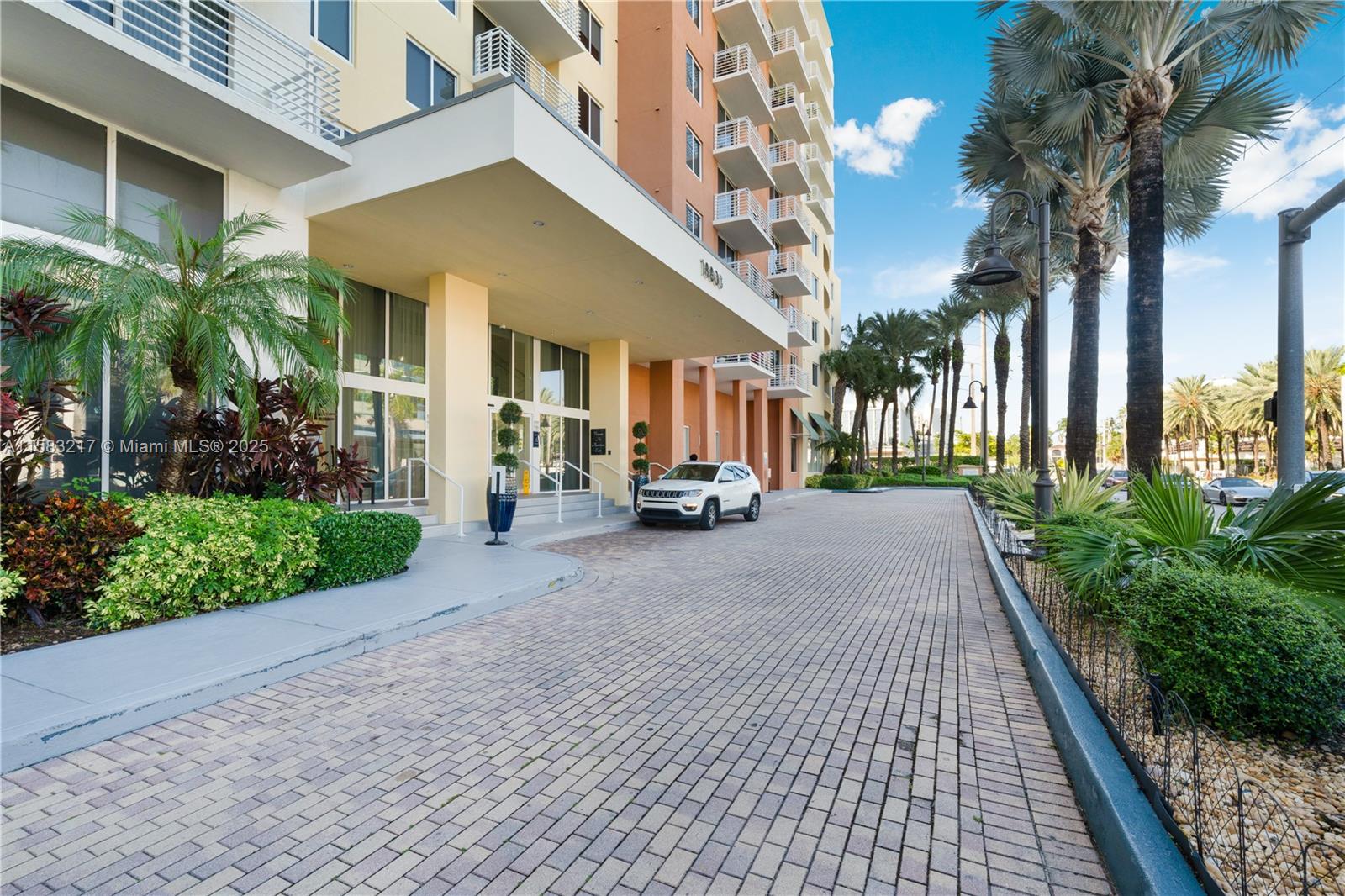 VENTURE AT AVENTURA EAST - Residential