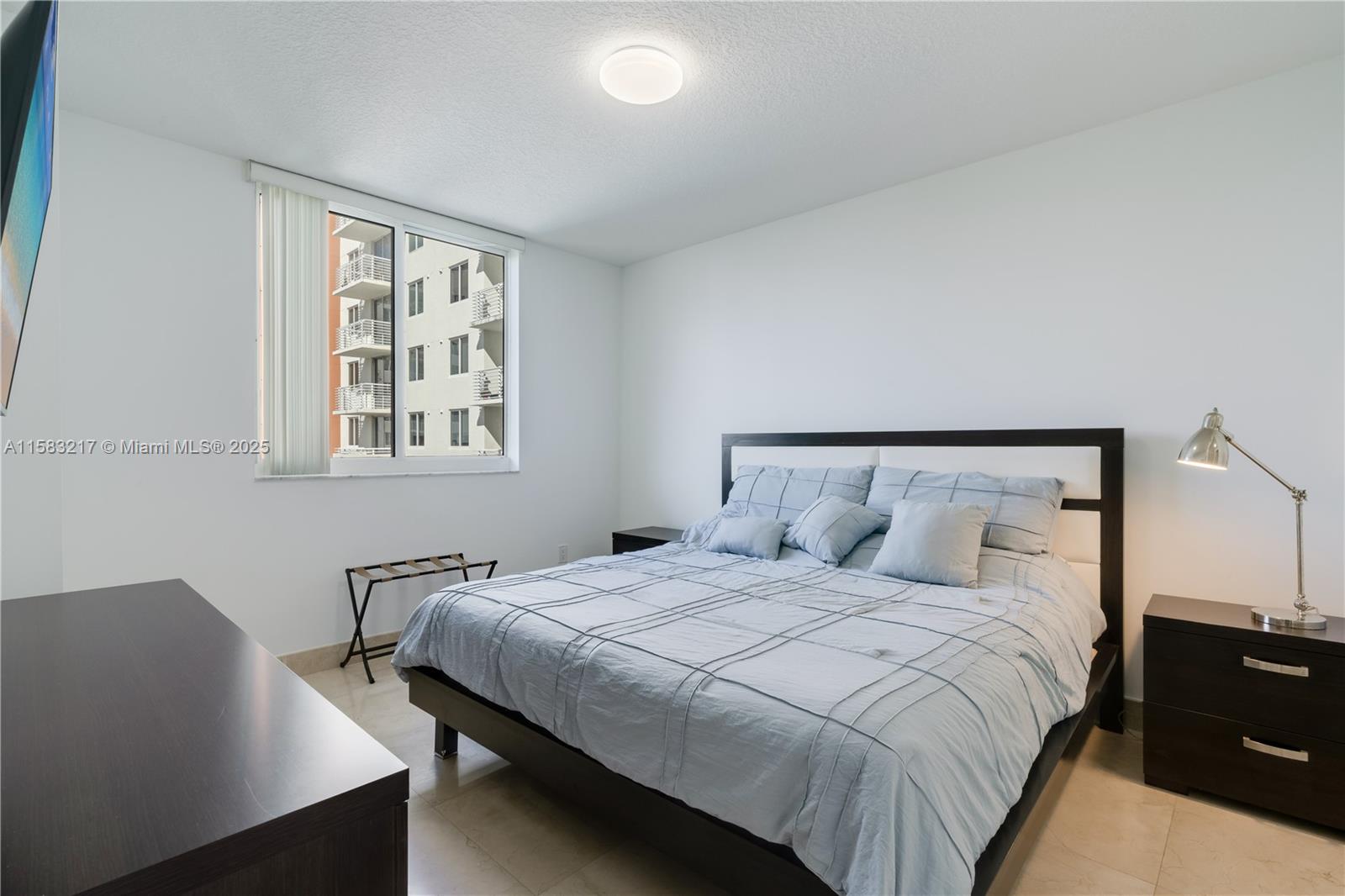 VENTURE AT AVENTURA EAST - Residential