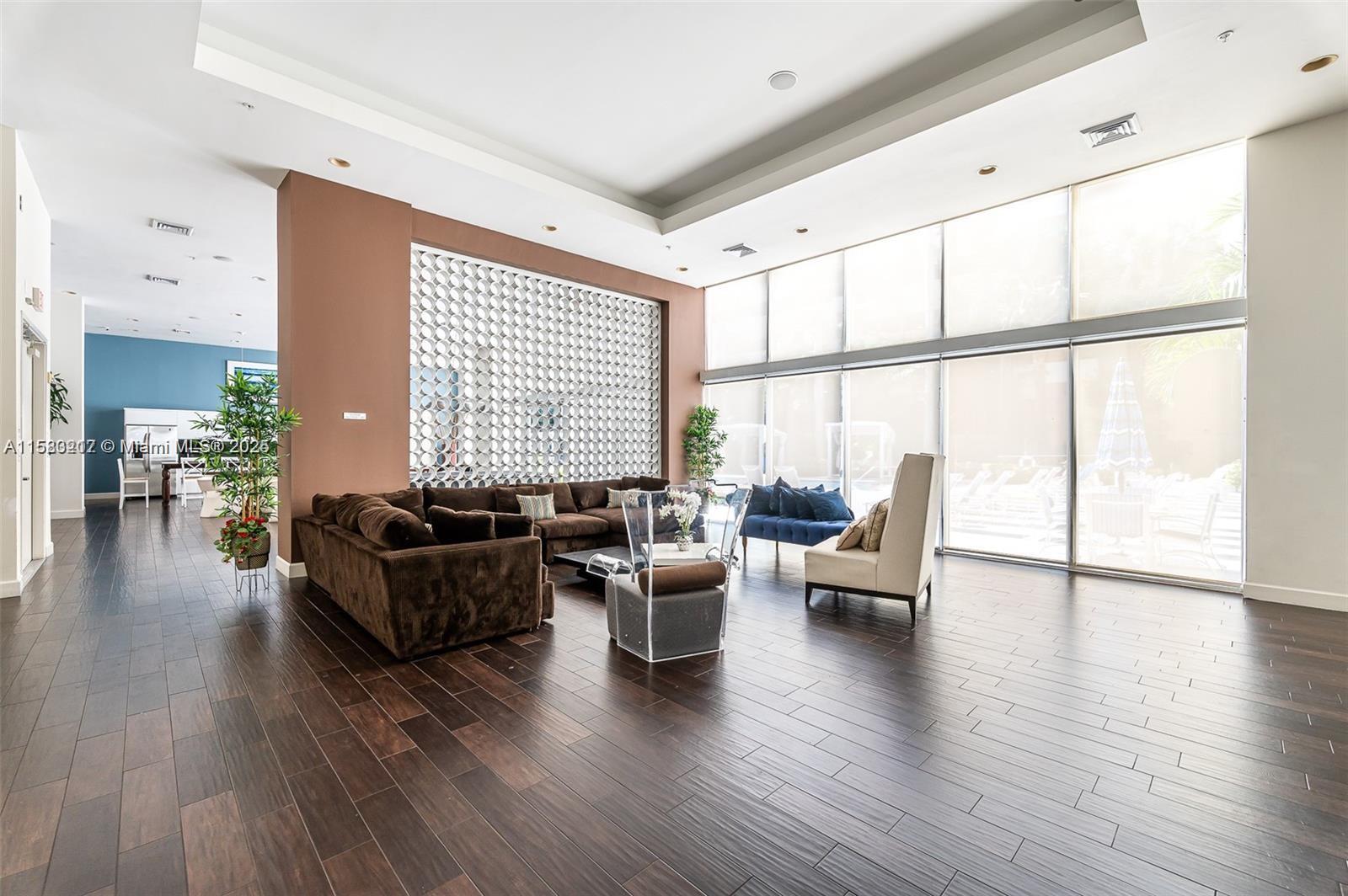 VENTURE AT AVENTURA EAST - Residential