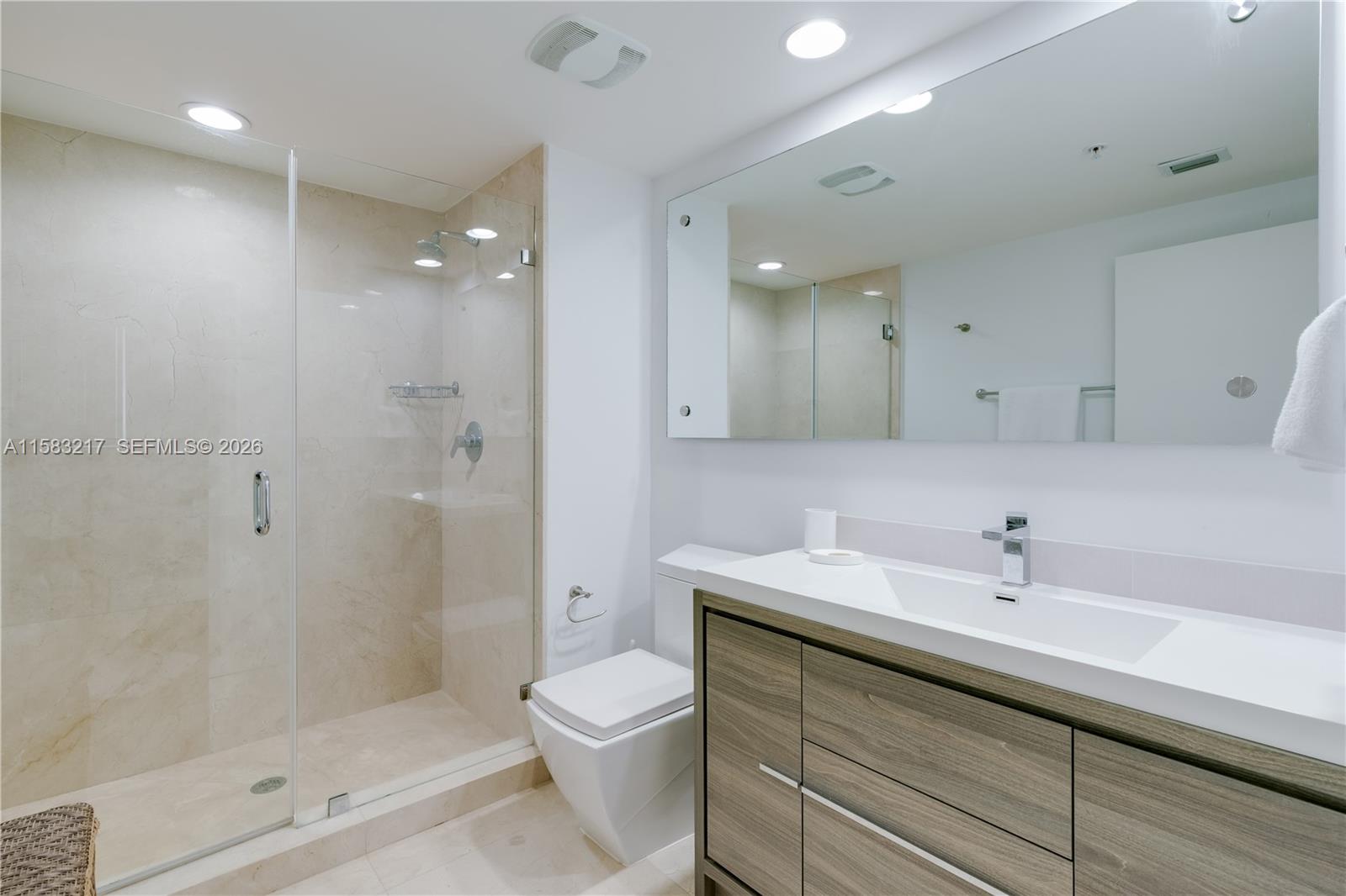 VENTURE AT AVENTURA EAST - Residential