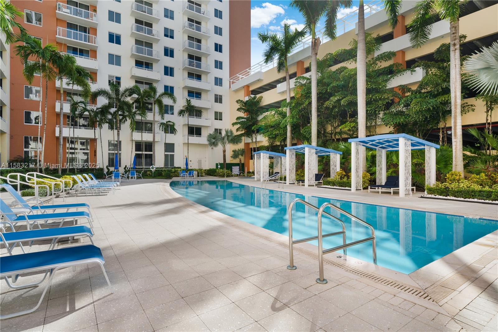 VENTURE AT AVENTURA EAST - Residential