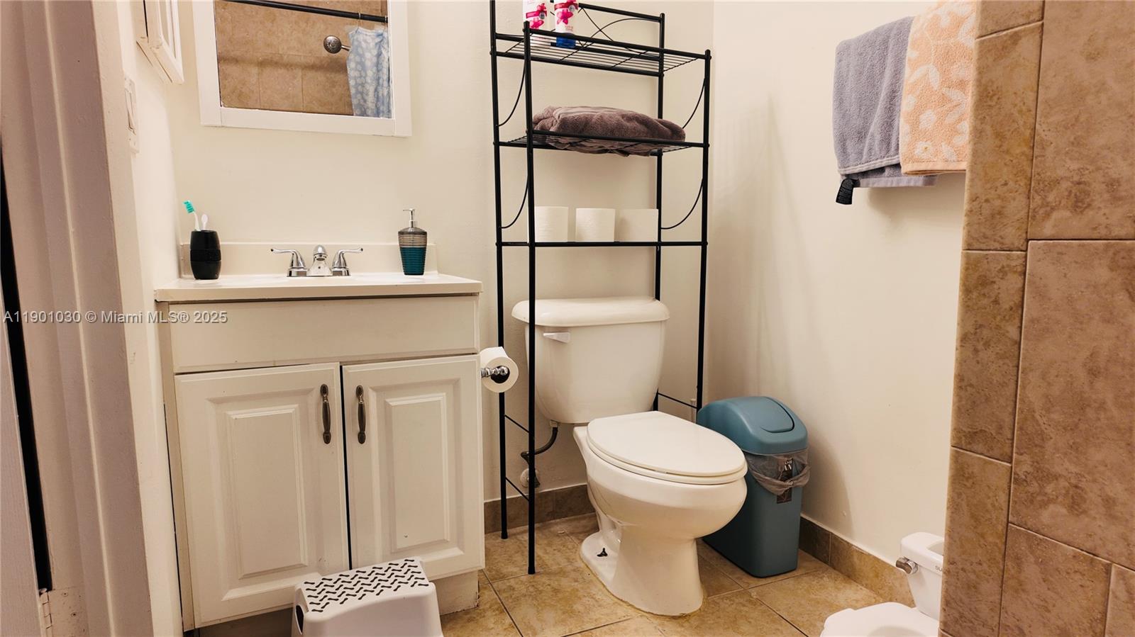 CYPRESS TRACE CONDO - Residential Lease