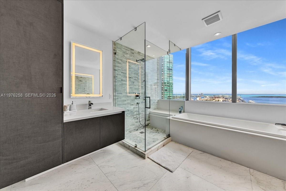 PARAMOUNT MIAMI WORLDCENT - Residential